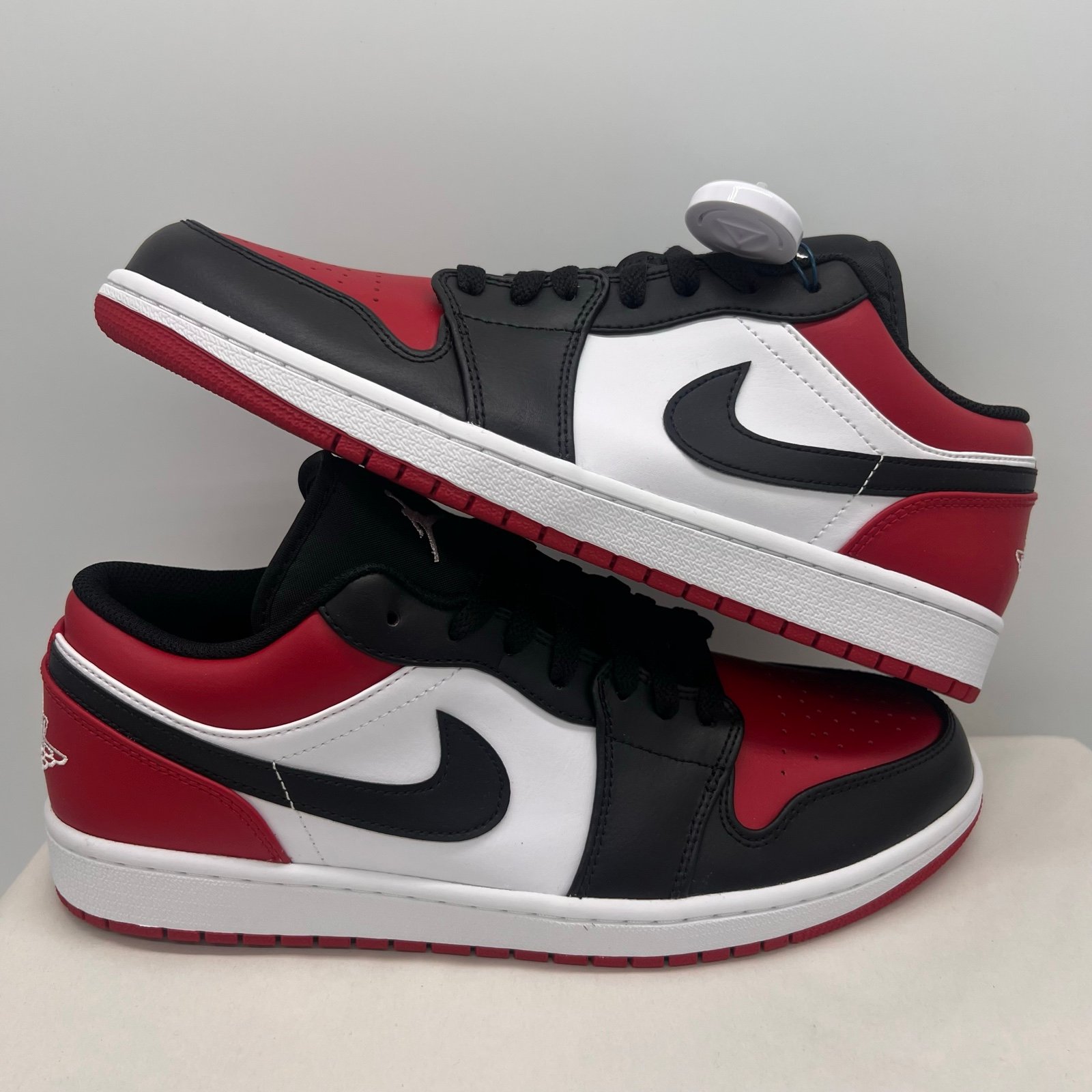 New- Size 11 Men- Jordan 1 Low Bred Toe