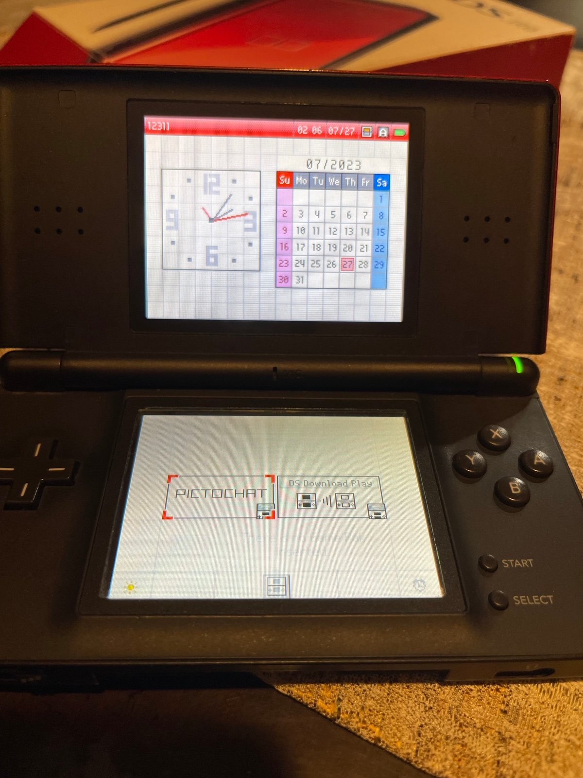 Nintendo DS Lite in red
