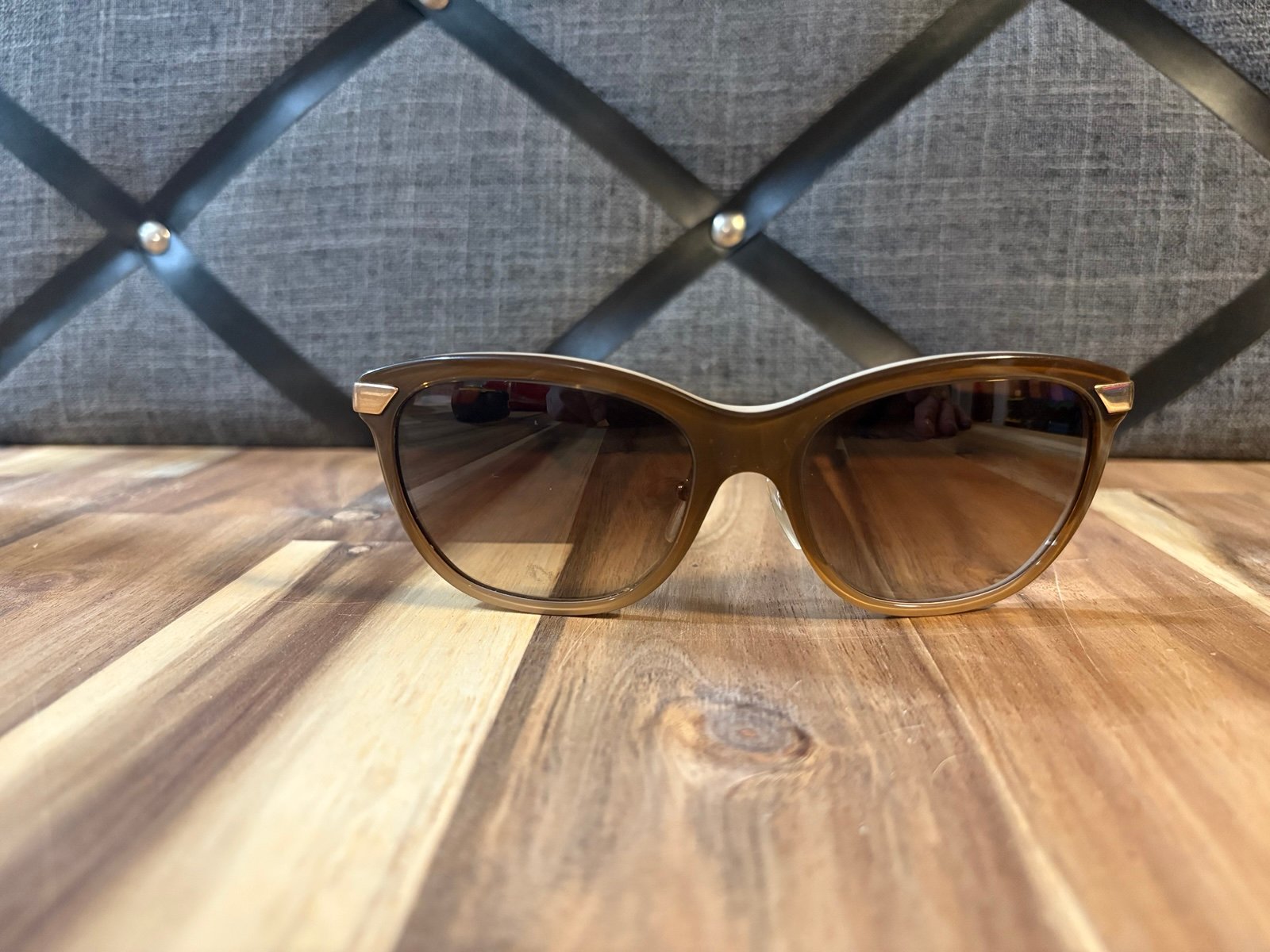 Burberry B 4169-Q 3426/13 Cat Eye Gold Brown Sunglasses (couple Lite Scratches)