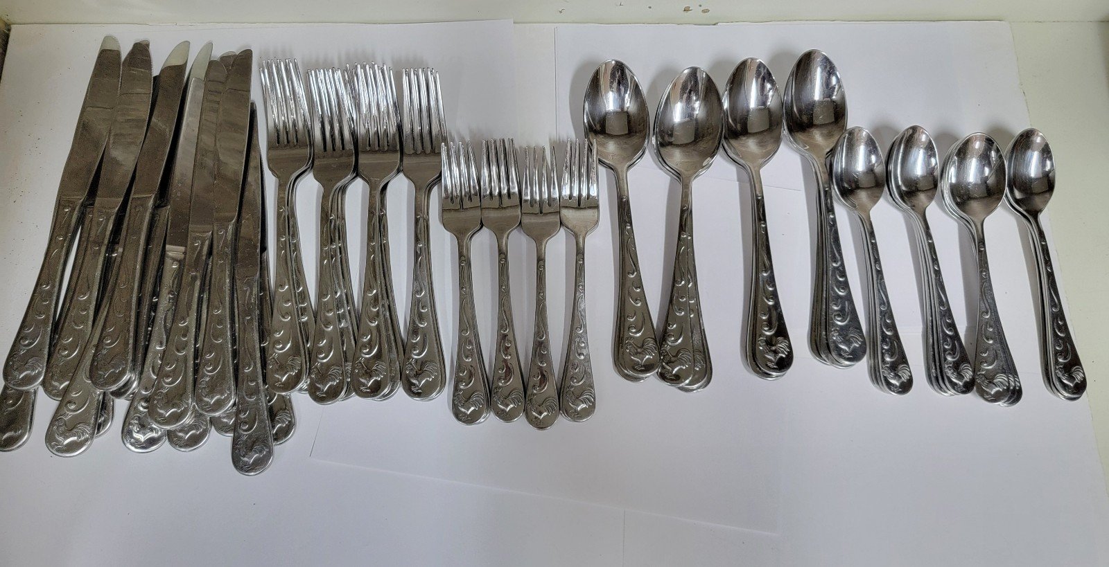 Retired CAMBRIDGE ROOSTER STAINLESS STEEL FLATWARE 79 Pieces Knives Forks Spoon