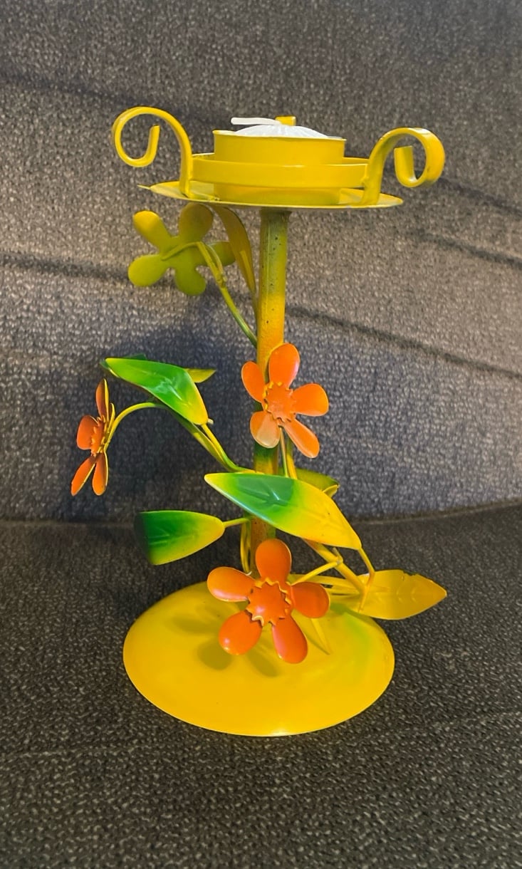 Vintage Metal Floral & Leaf Candle Holder.