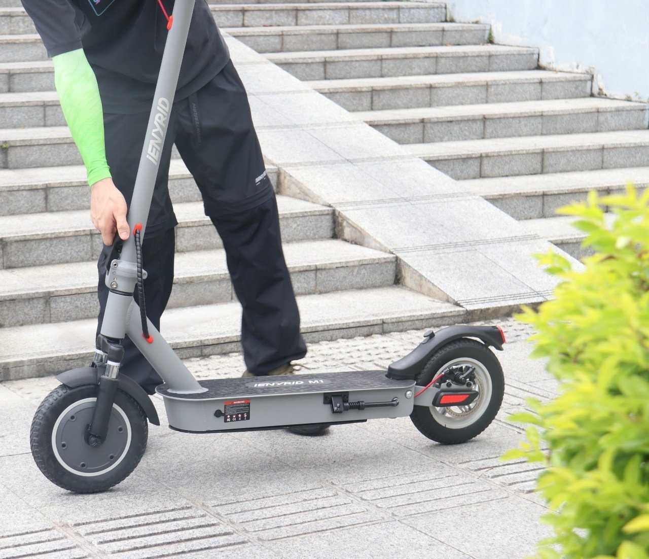 M1 Commuter 10inch Electric Scooter 22MPH, 500W Electric scooter