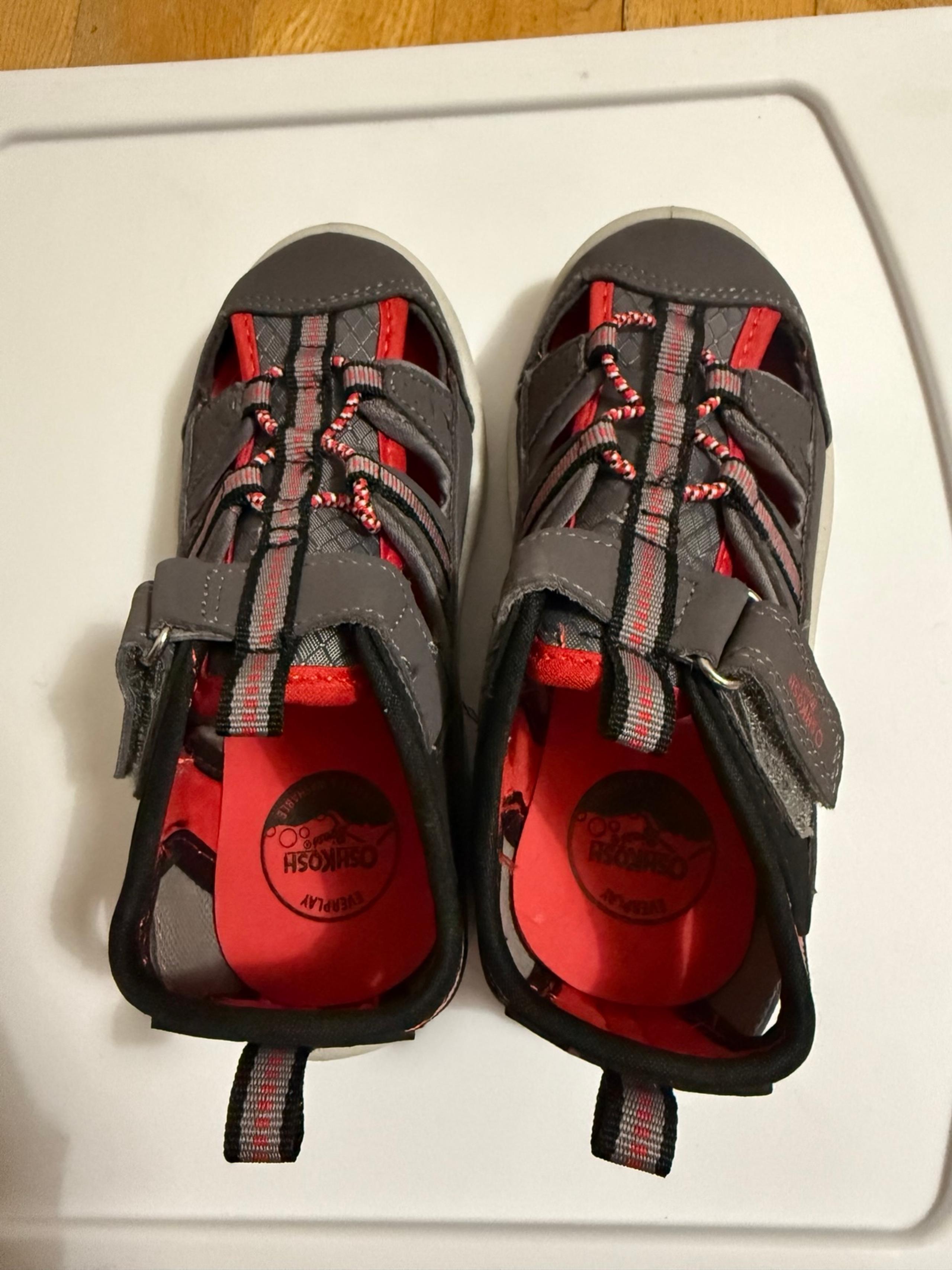 Oshkosh B’gosh Sandals boy (size: 10 M)