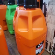 5 gal gas can 2 ergonomic handles . Eas