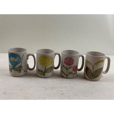 Vintage Vintage Floral Set Of Four Drinking coffee mugs cups