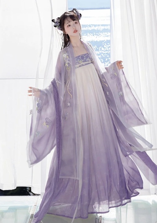 Youthful Chinese Purple Hanfu. Different sizes available.