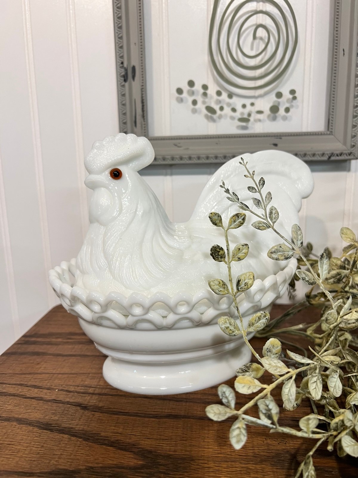 Vintage Westmoreland Milk Glass Rooster Covered Dish with Glass Eyes