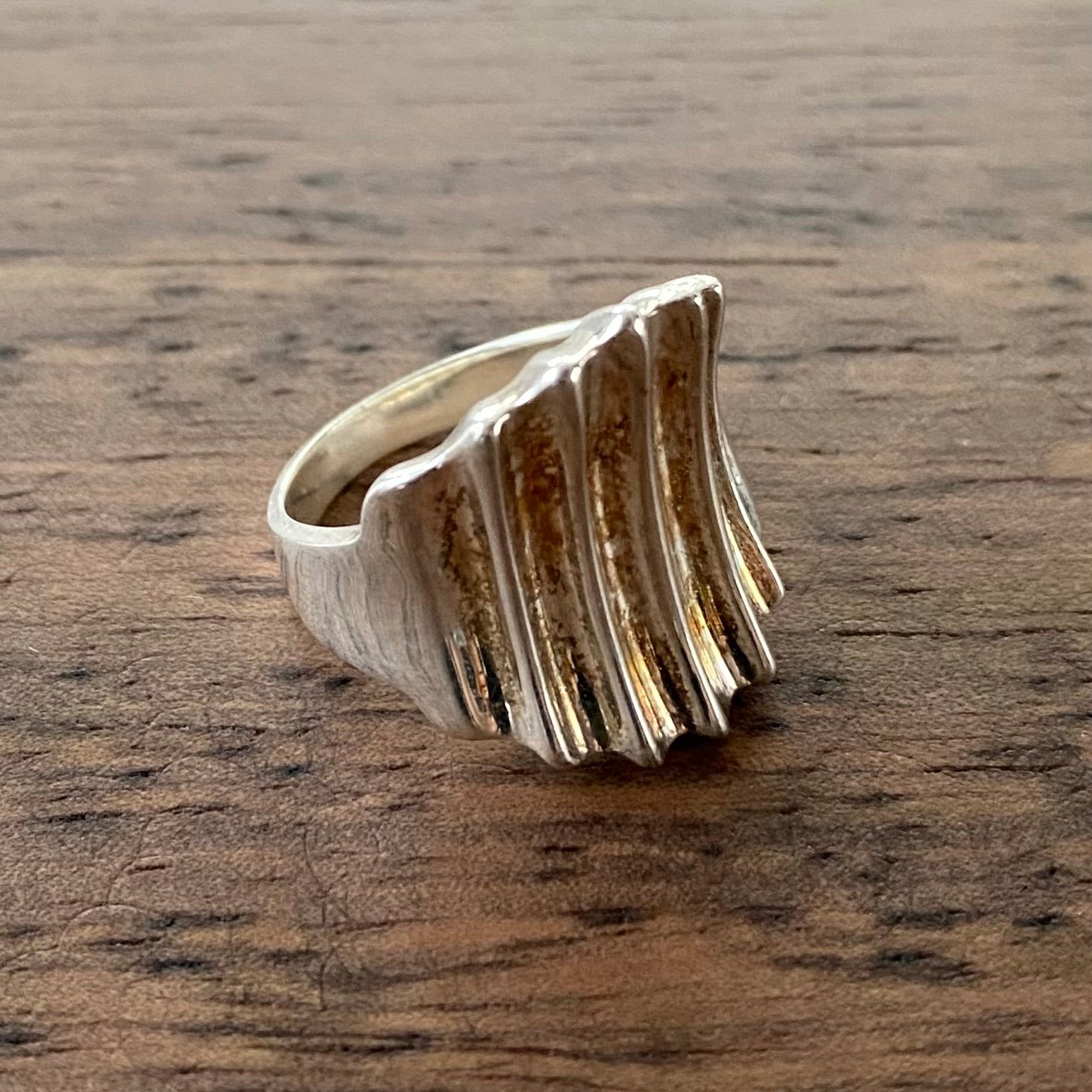 Vintage Ribbed 925 Sterling Silver Statement Ring