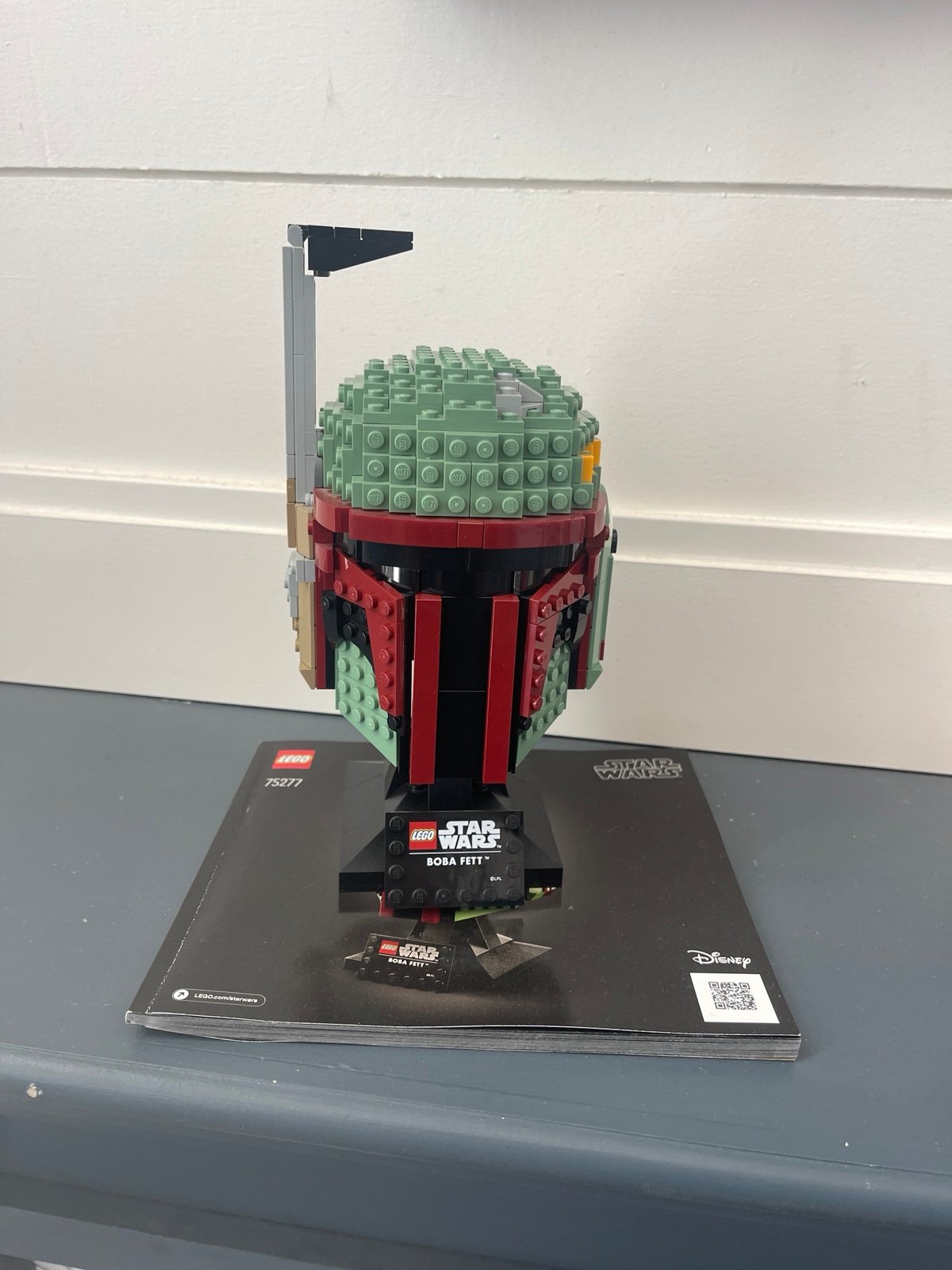 Lego Star Wars 2020 Set (75277):  Boba Fett Helmet