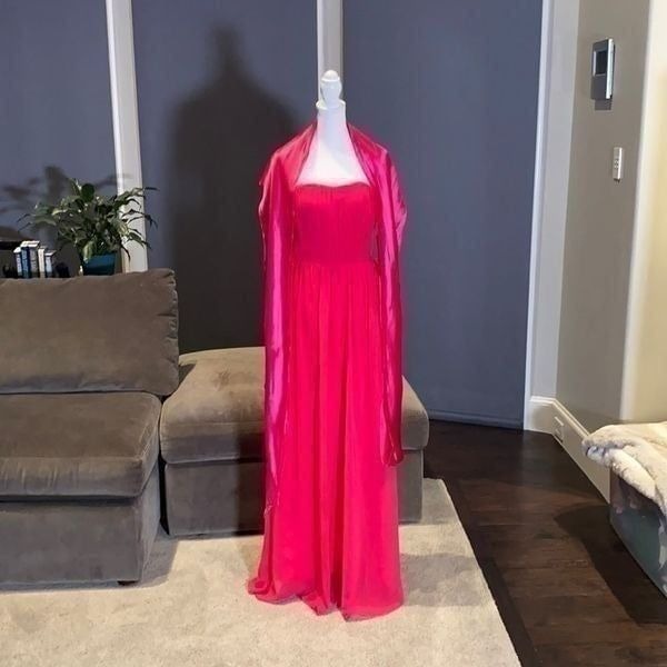 Women’s Elegant Pink Full Length Chiffon Strapless Dress Size S NWT