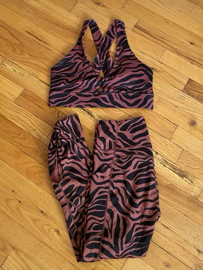 Women’s Fabletics PureLuxe Set