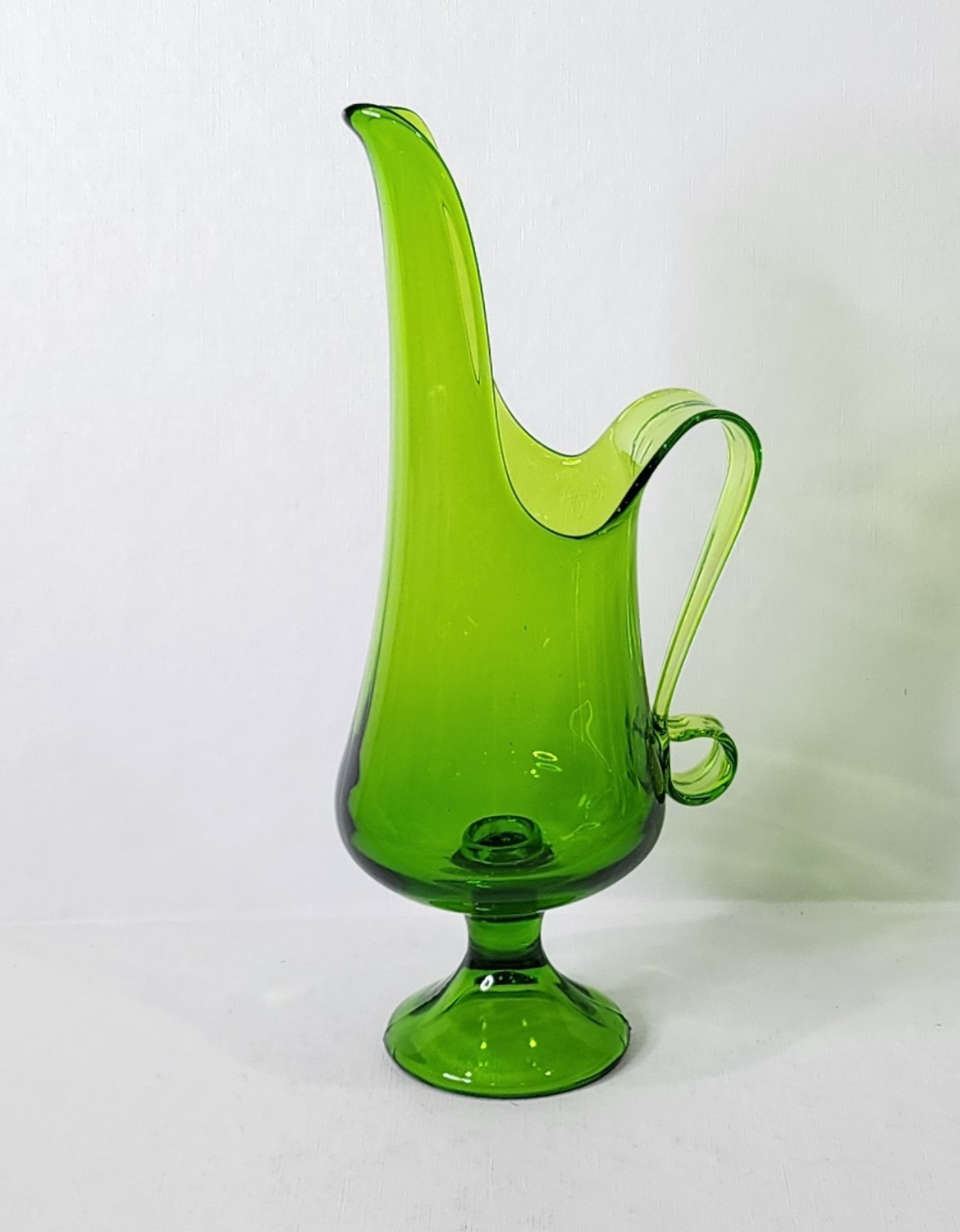 L.E.Smith Green Glass Ewer Candle Holder Simplicity Design