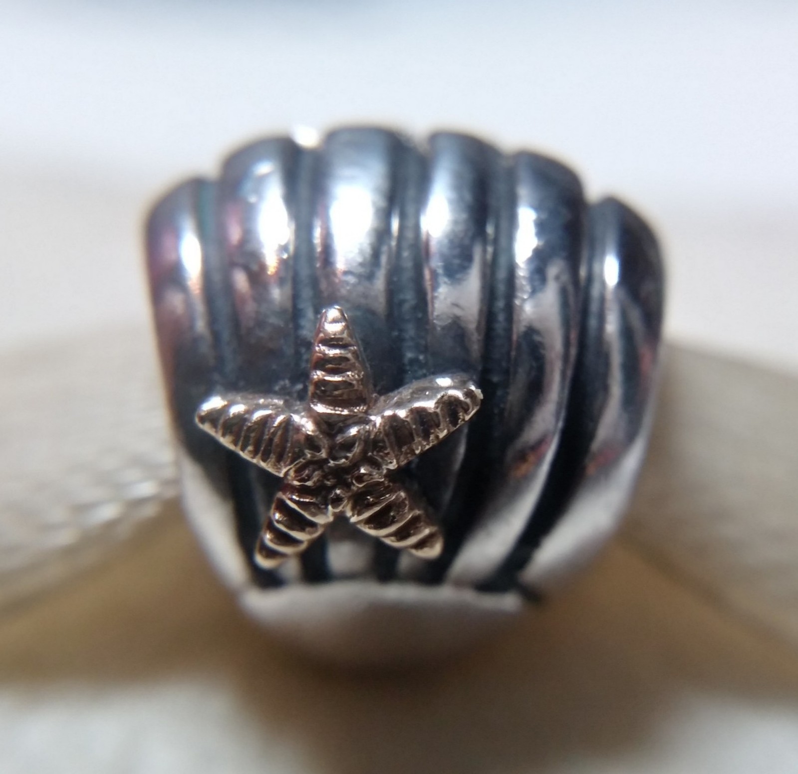 PANDORA Seashell & Starfish Two-tone charm {Re~tired}