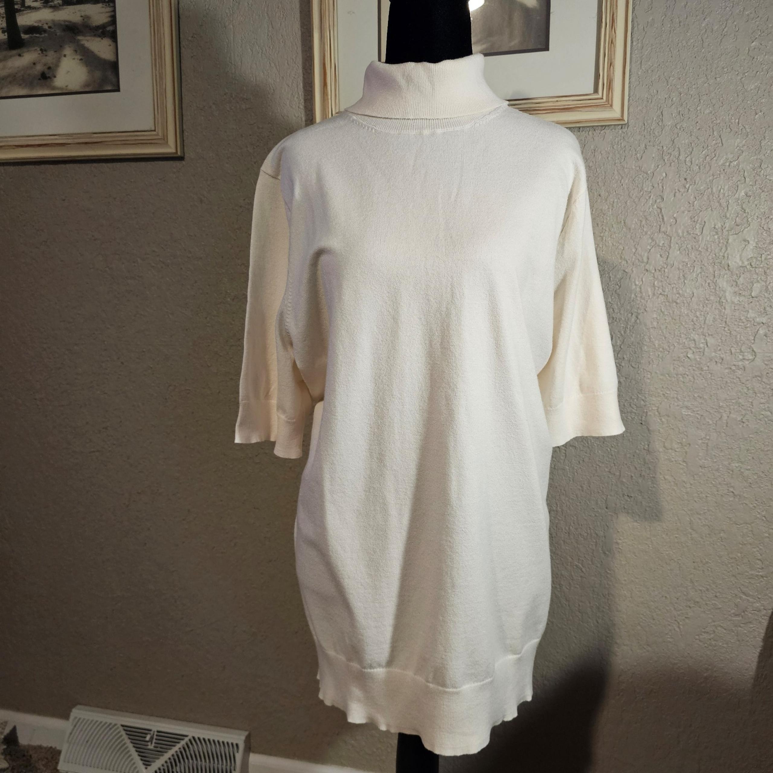 Torrid Turtleneck Short-Sleeve Knit Top – Cream – Size 2 (2X / 18/20) – NWT