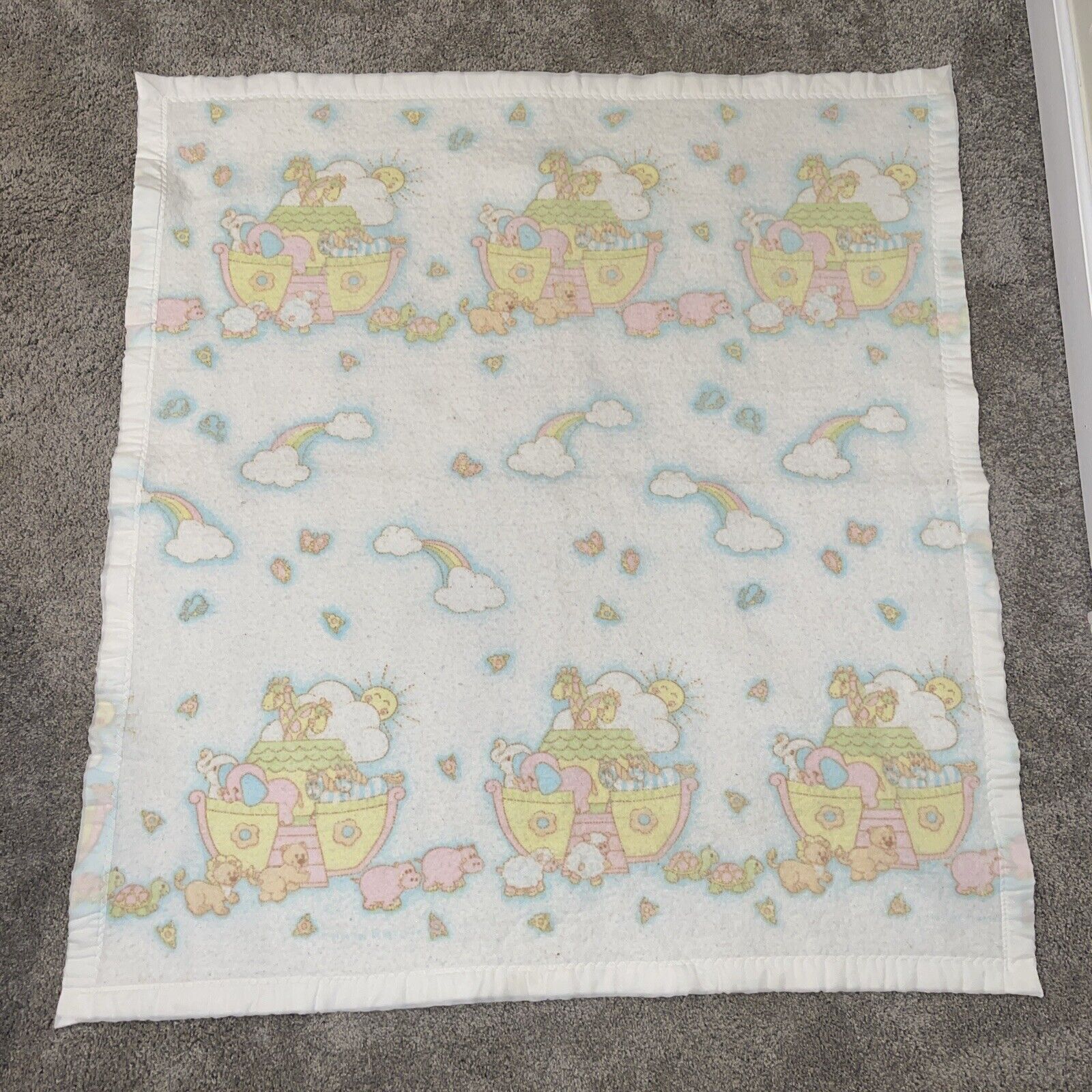 Vintage Curity Kendall Baby Receiving Blanket 1985 NOAHS ARK 39x42 satin trim