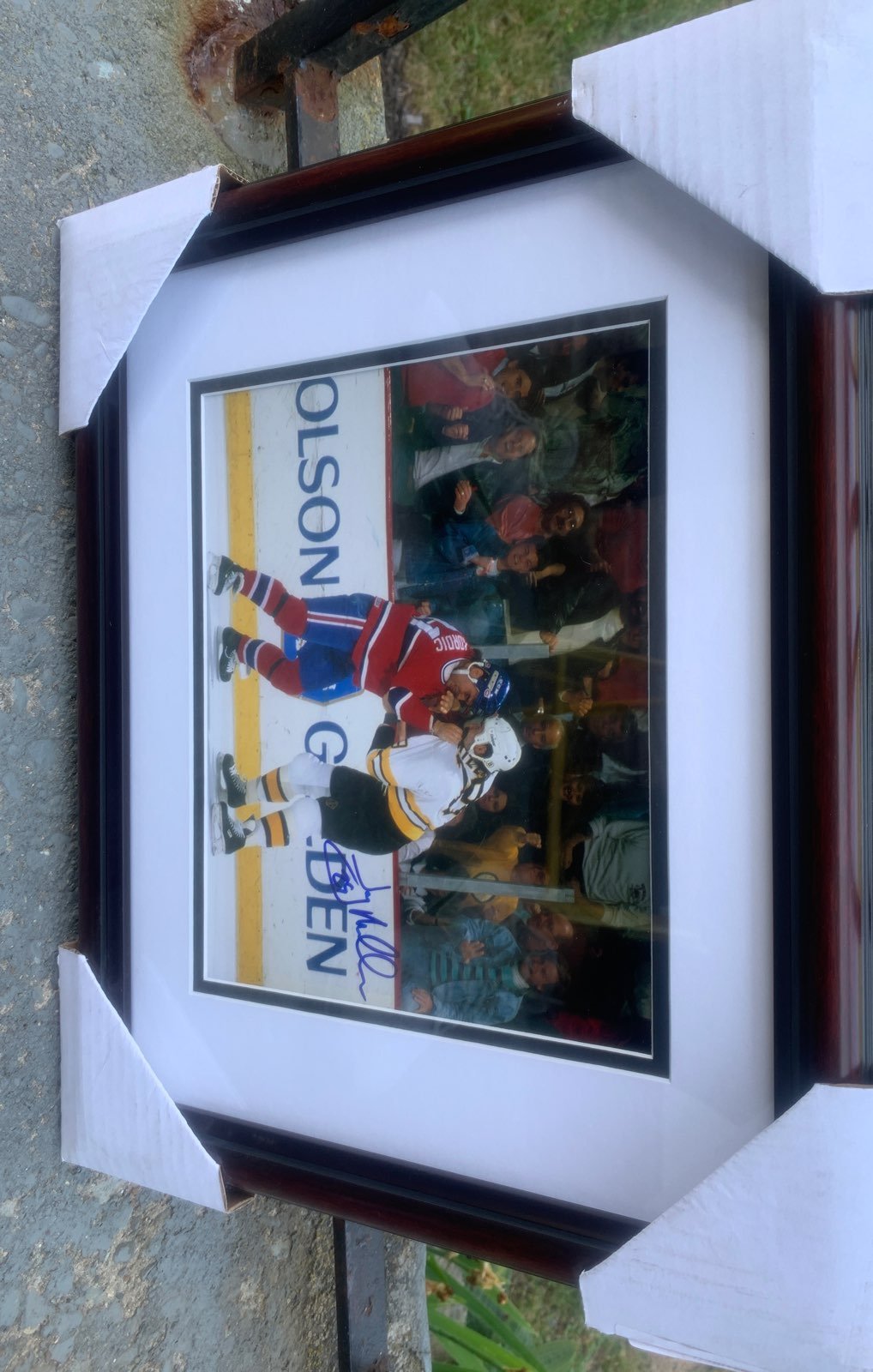 Autograph Boston Bruins Jay Miller 8 x 1