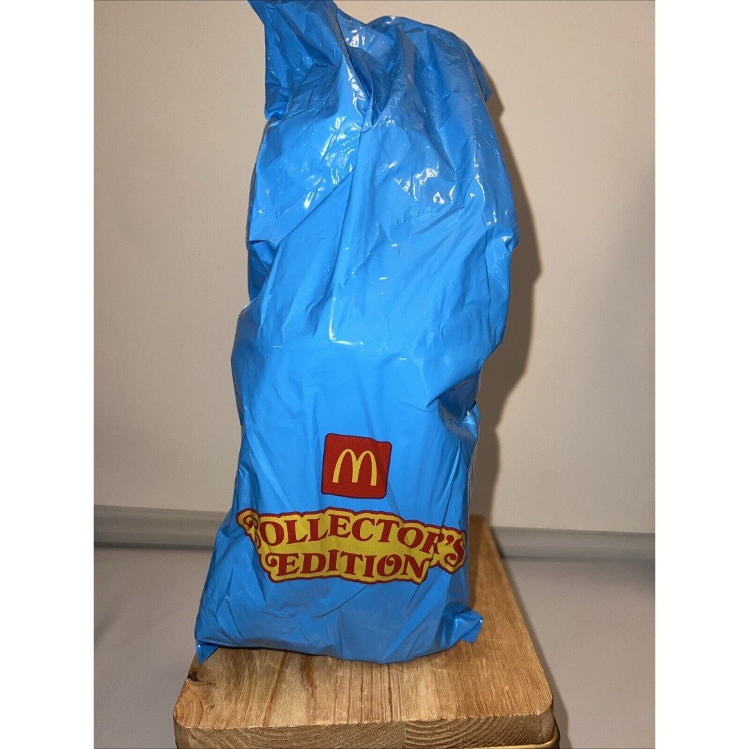McDonald’s collector glass Hello Kitty And Snoopy Collectors Cup New.