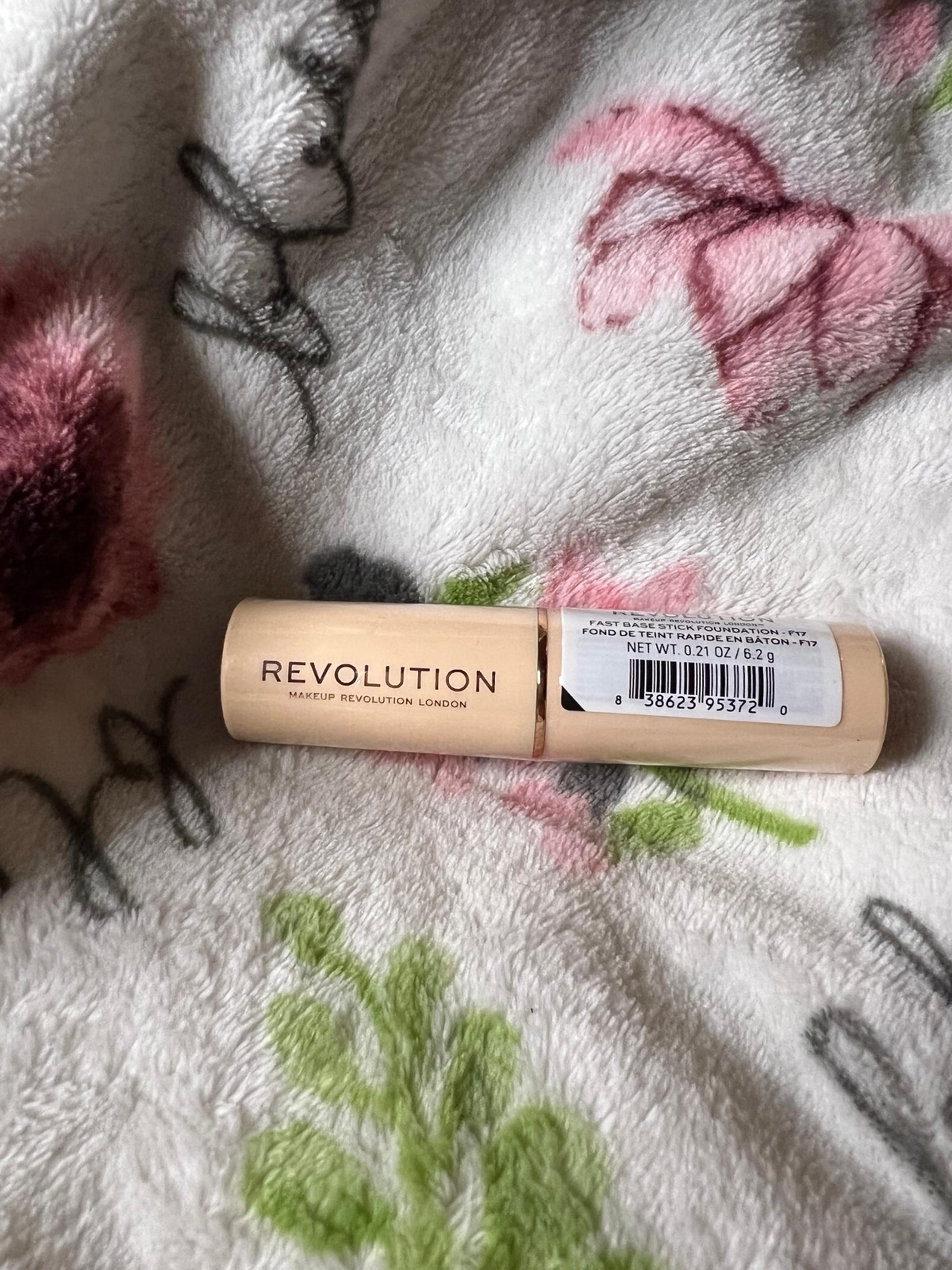 Makeup Revolution Fast Base Stick Foundation in F17