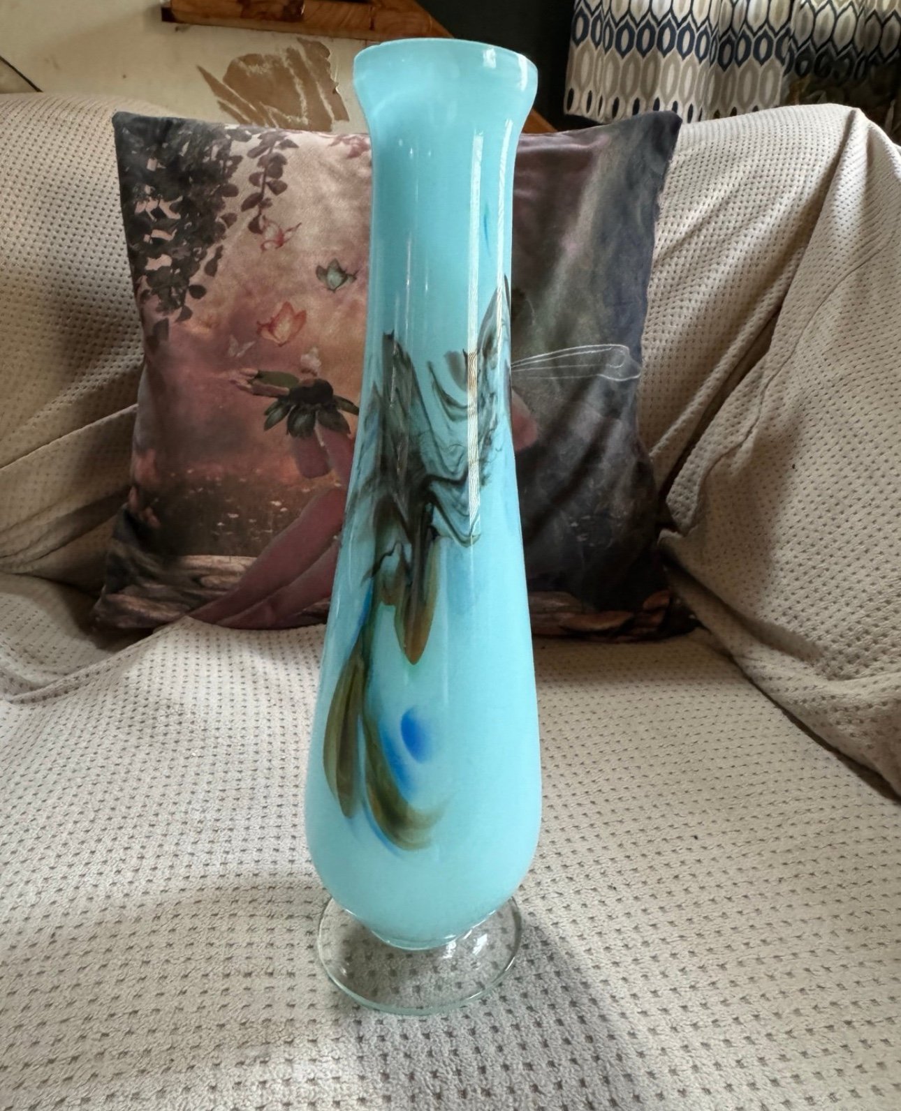 Vintage Chinese Dalian Glass Co. Snowflakes Glass Vase