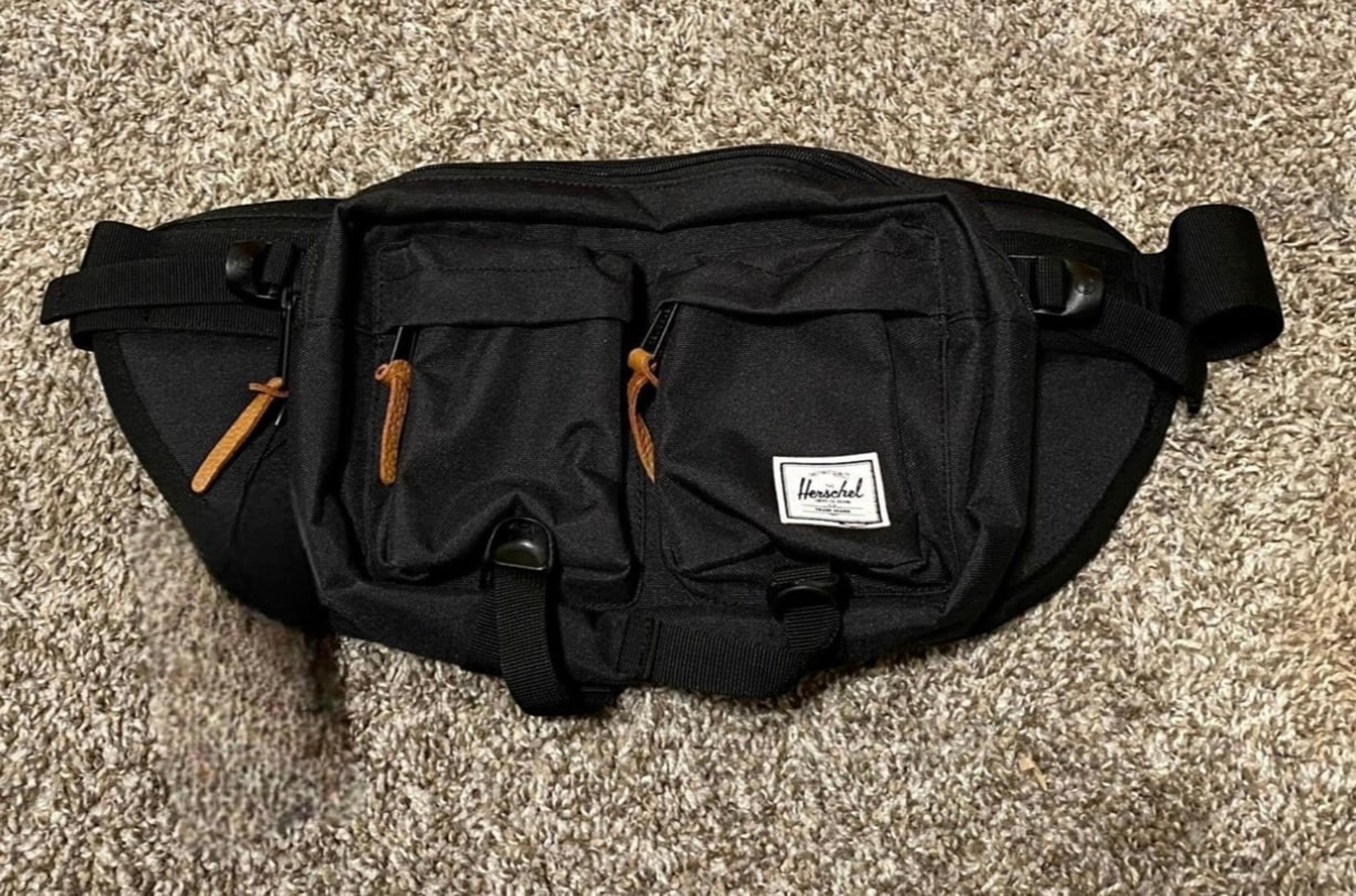Herschel Supply Co. Eighteen Ripstop Crossbody Black Hip/Shoulder Bag Large