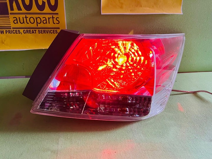 2008 -2012 HONDA ACCORD RIGHT PASSENGER SIDE TAIL LIGHT LAMP OEM TESTED!!!! OeKQClEa7