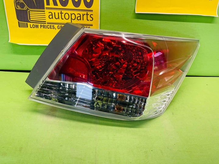 2008 -2012 HONDA ACCORD RIGHT PASSENGER SIDE TAIL LIGHT LAMP OEM TESTED!!!! OeKQClEa7