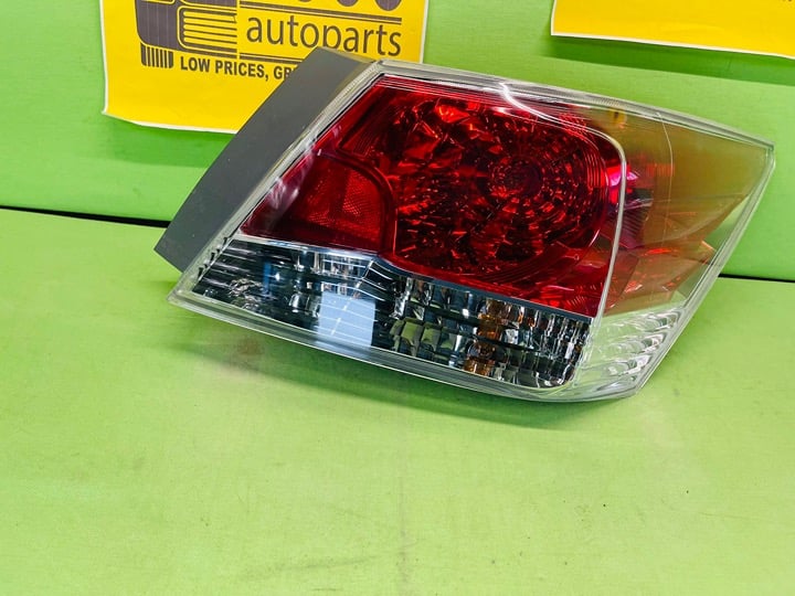 2008 -2012 HONDA ACCORD RIGHT PASSENGER SIDE TAIL LIGHT LAMP OEM TESTED!!!! OeKQClEa7