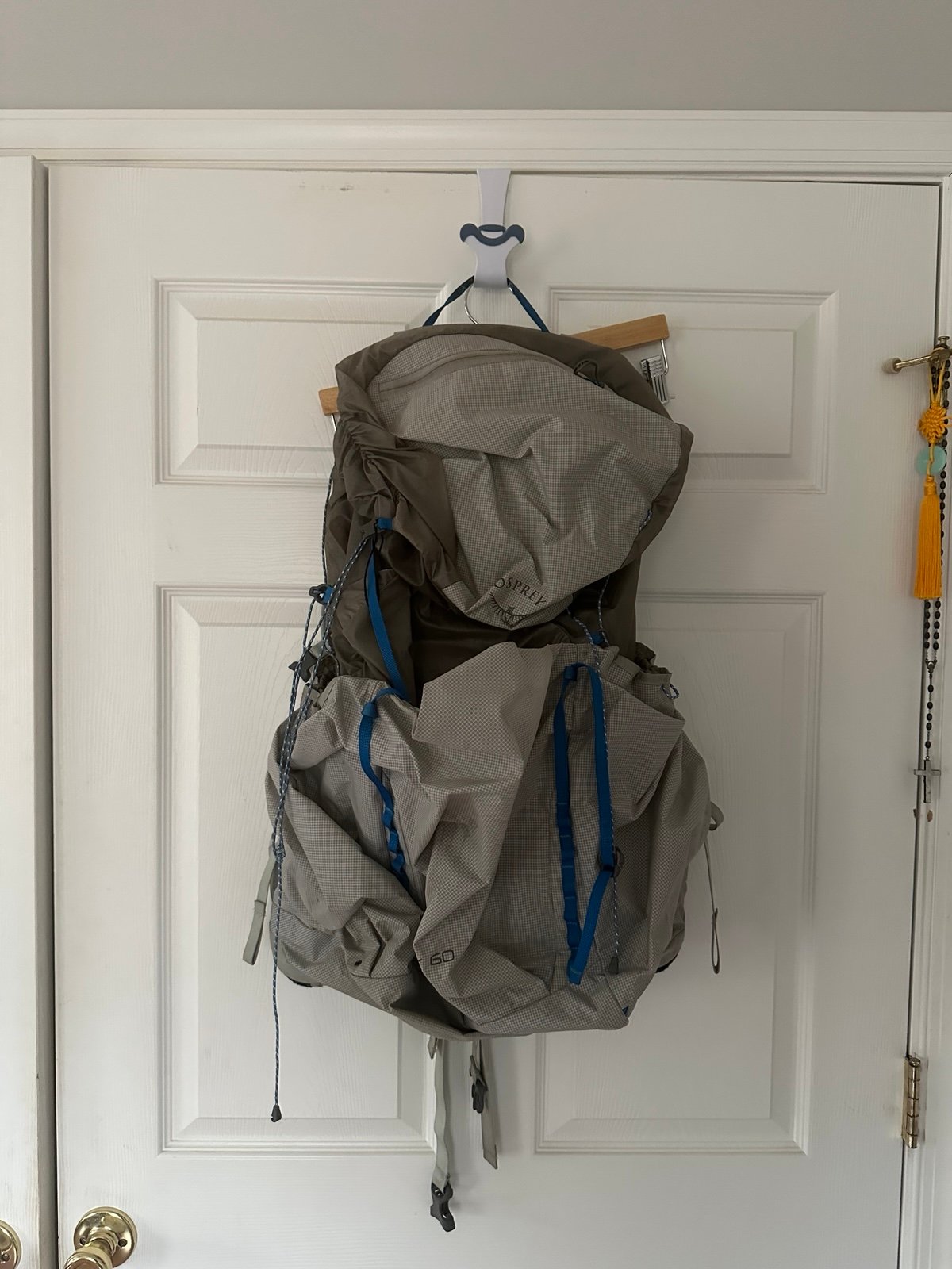 Osprey Levity 60 Super Ultralight Backpack - Parallax Silver USED