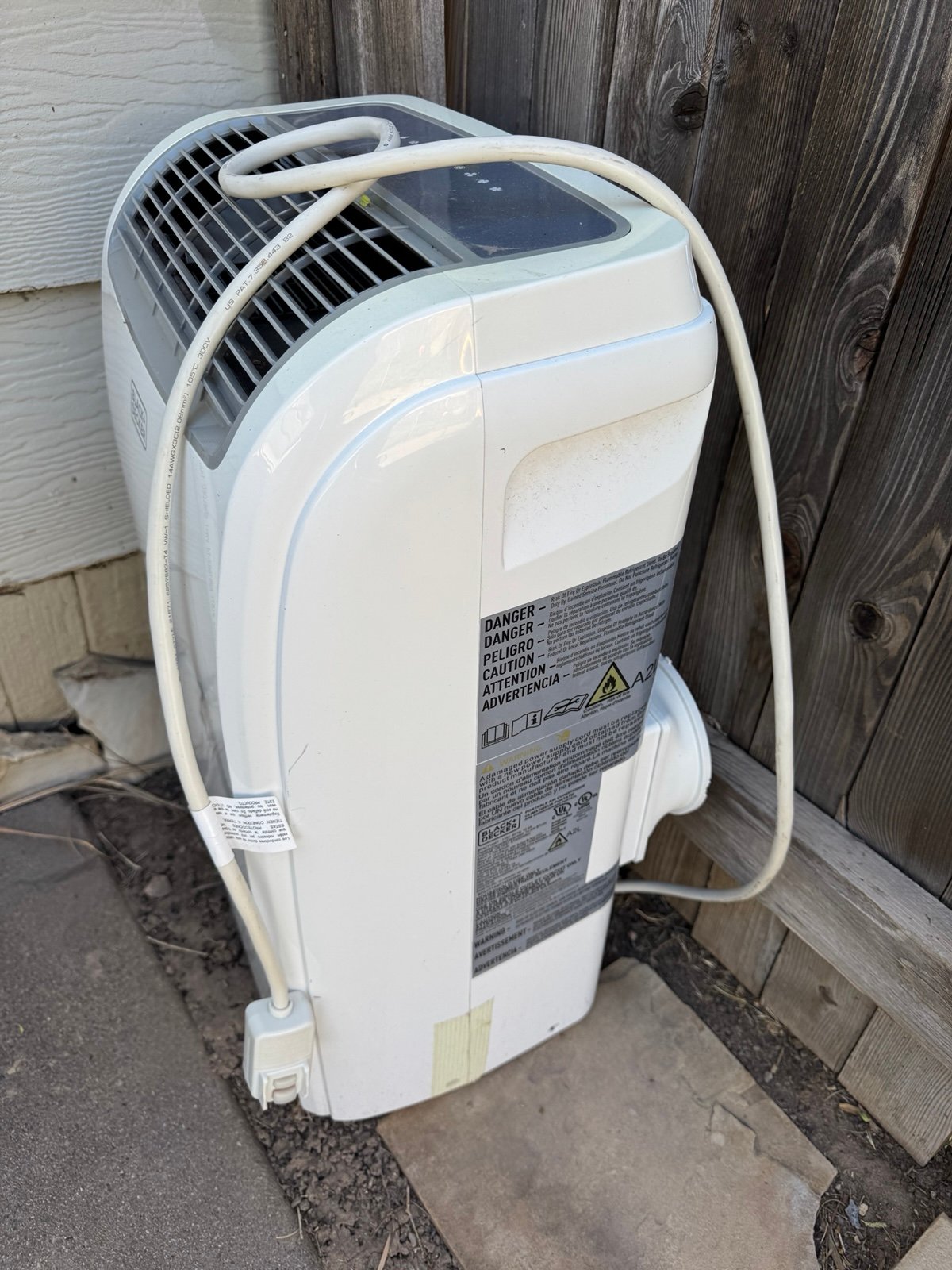 Portable Air Conditioner ONLY BROKEN FOR PARTS ONLY