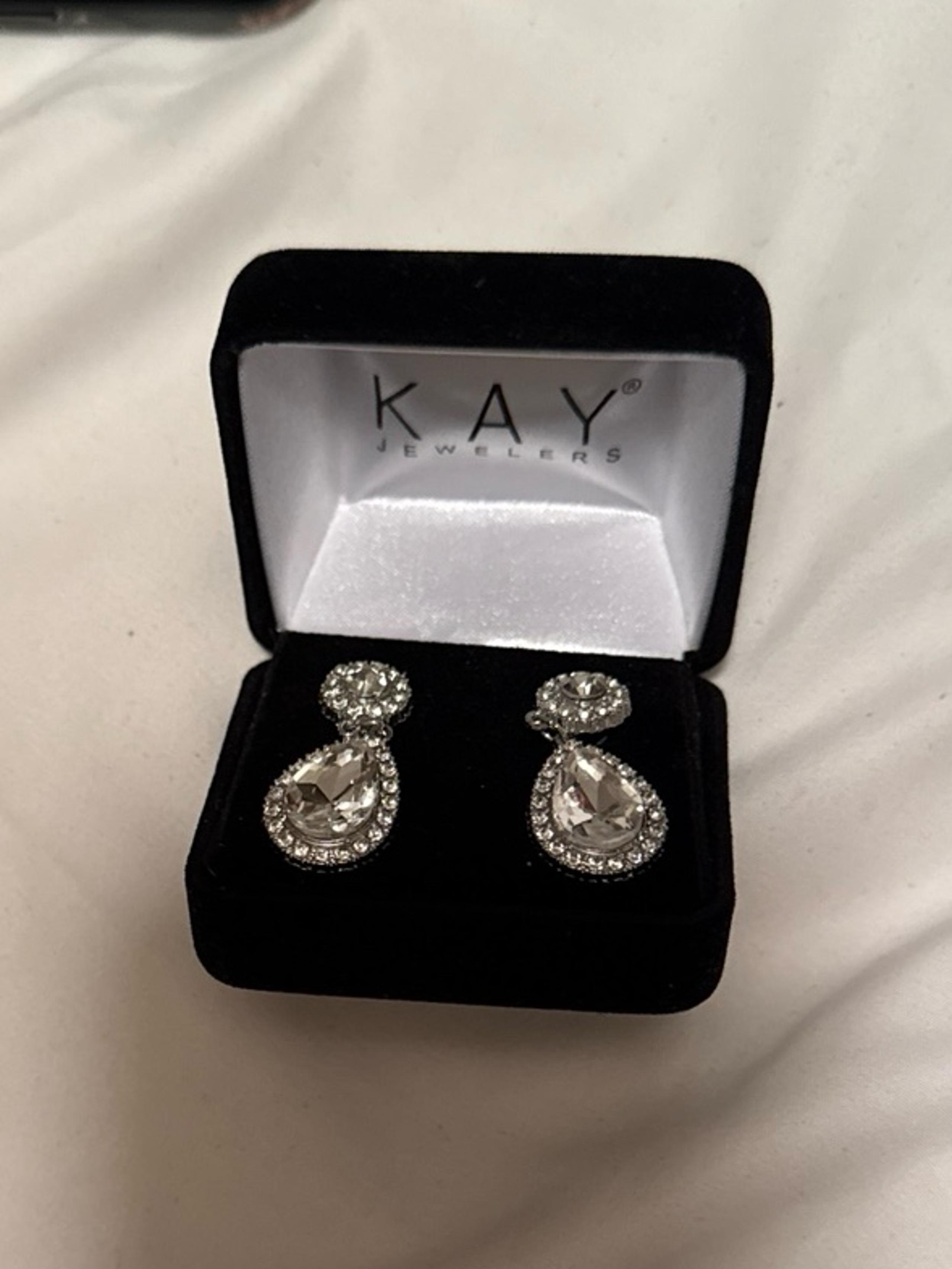 Kay Jewelers Earring Box (EARRINGS NOT INCLUDED)