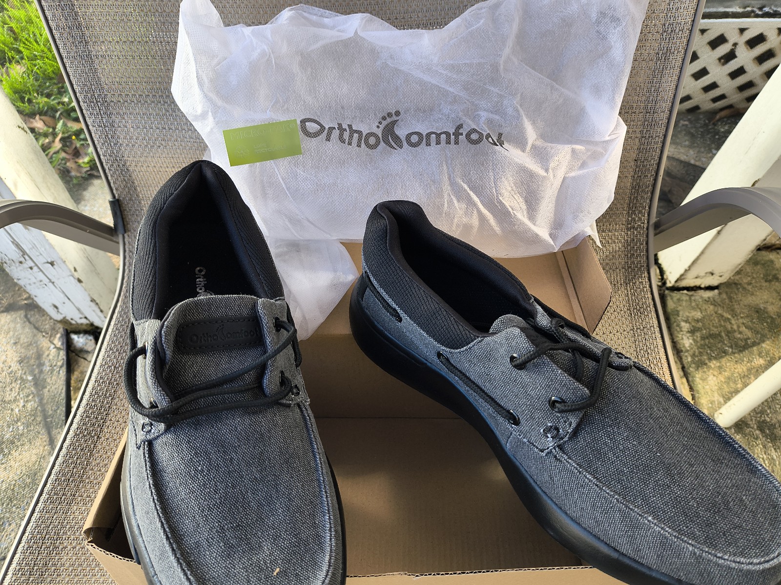 BRAND NEW IN BOX MENS ORTHO COMFORT SHOES. Amazon price 70