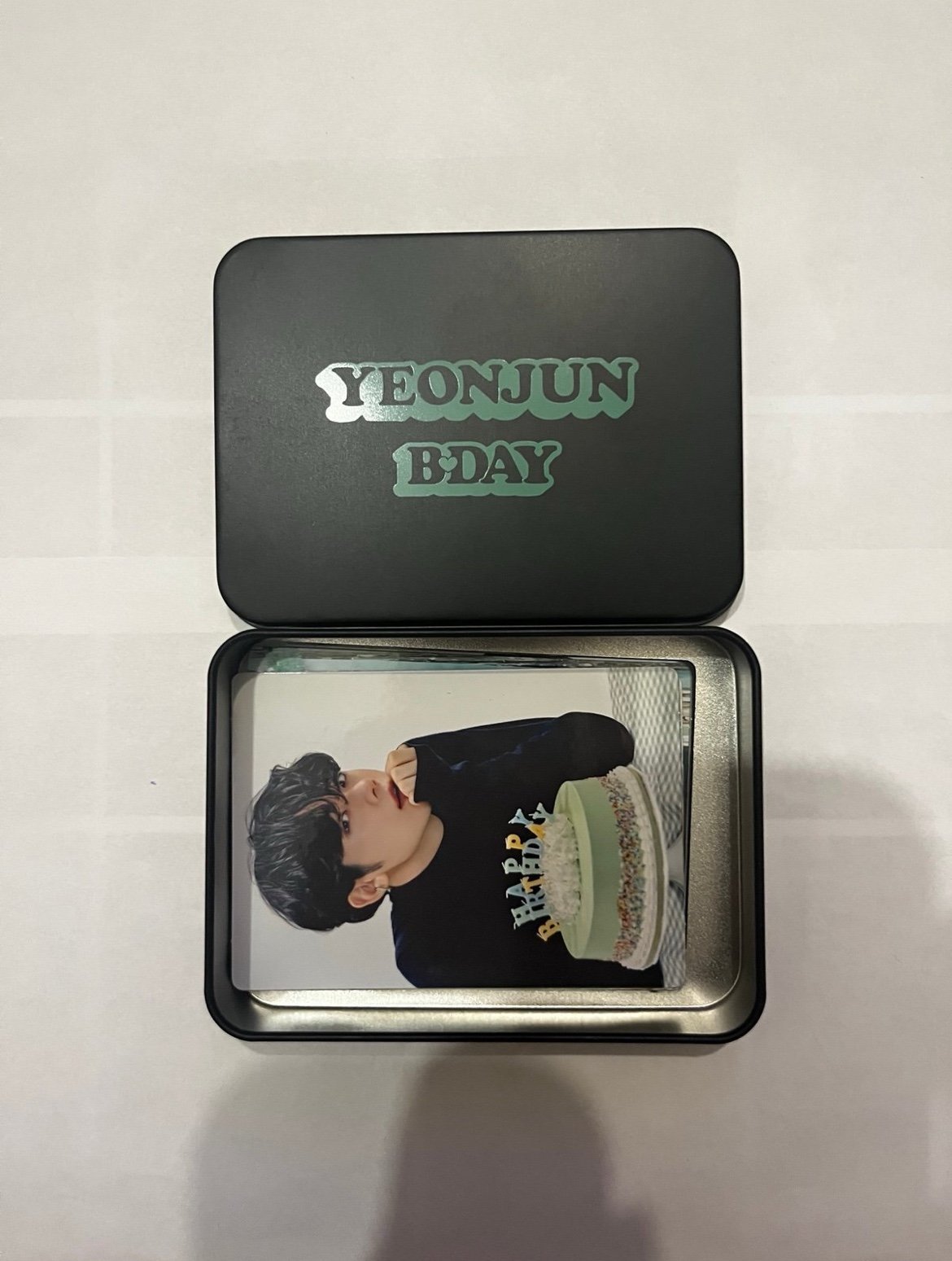 Yeonjun Picnic Birthday 2022 Photocard Tin Set