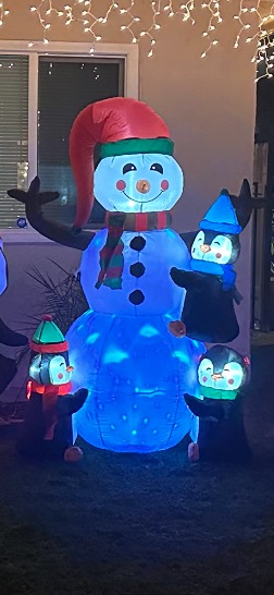 Outdoor Christmas Decorations, 6FT Inflatables Snowman and Penguins with Lights
