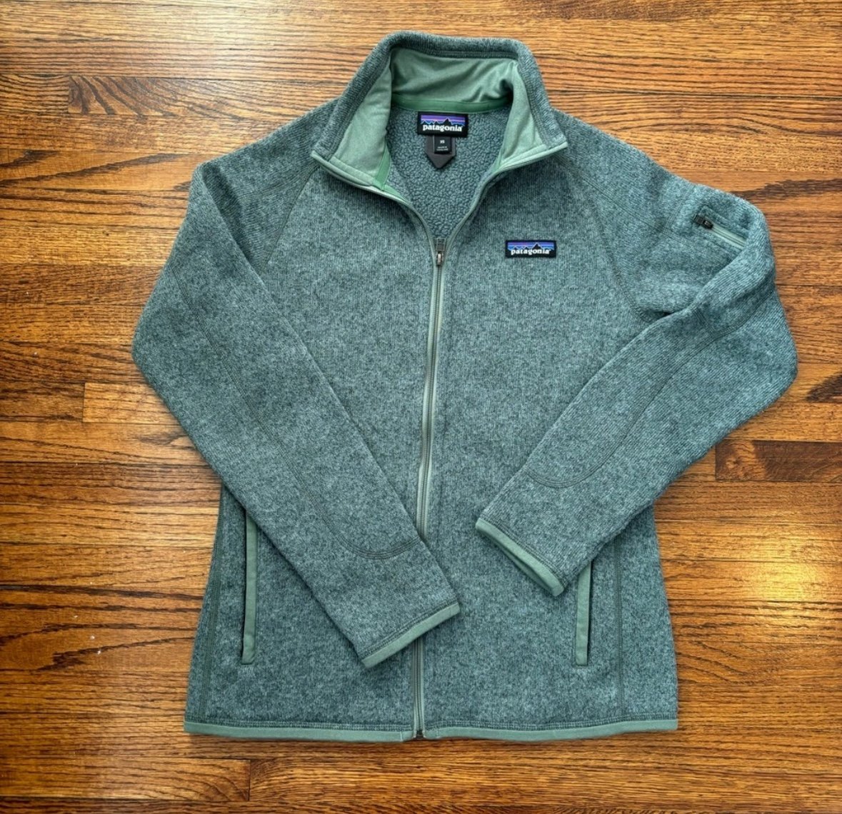Patagonia Green Women’s Fleece Zip Up Jacket