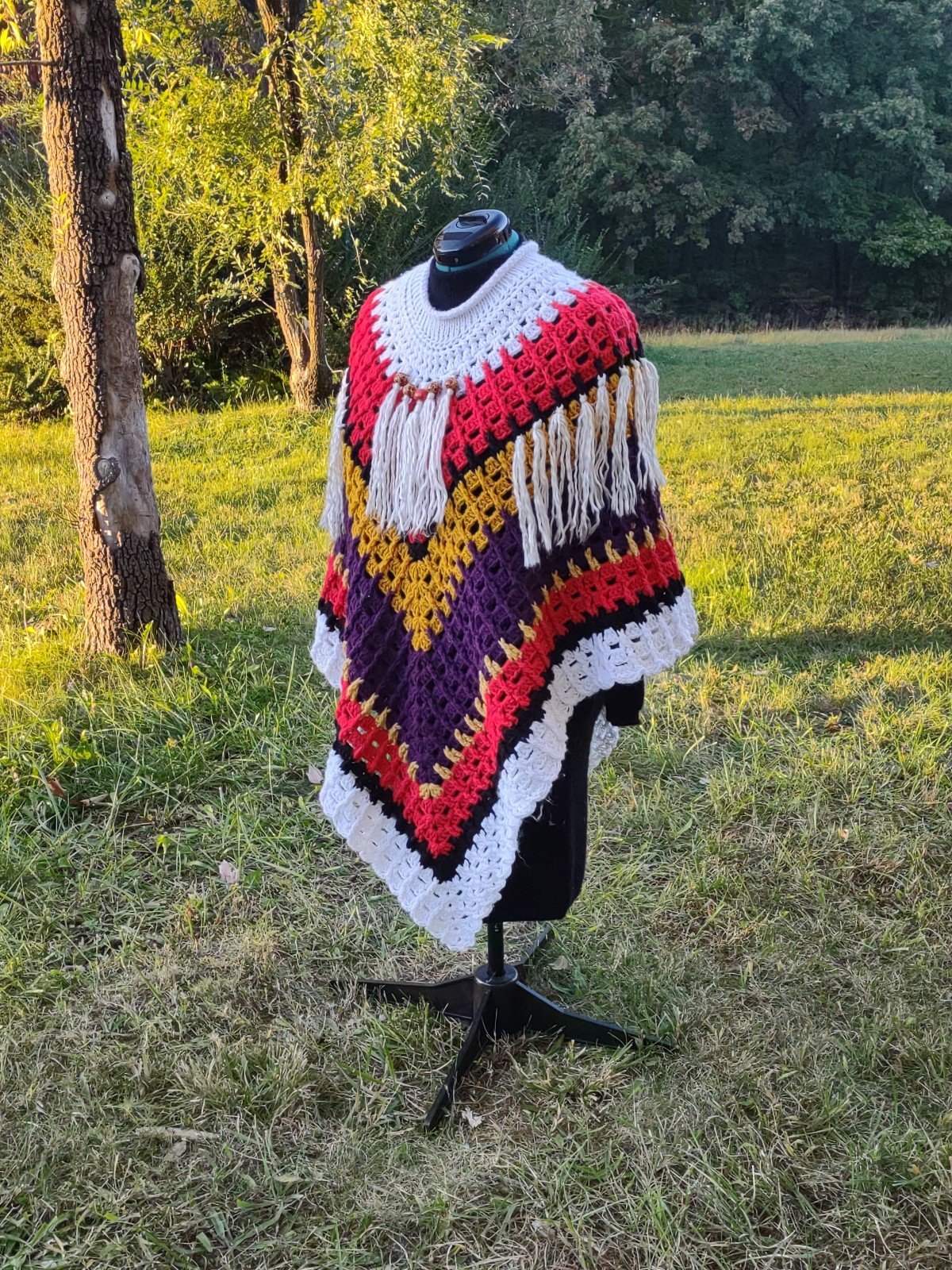 Ladies poncho red multi