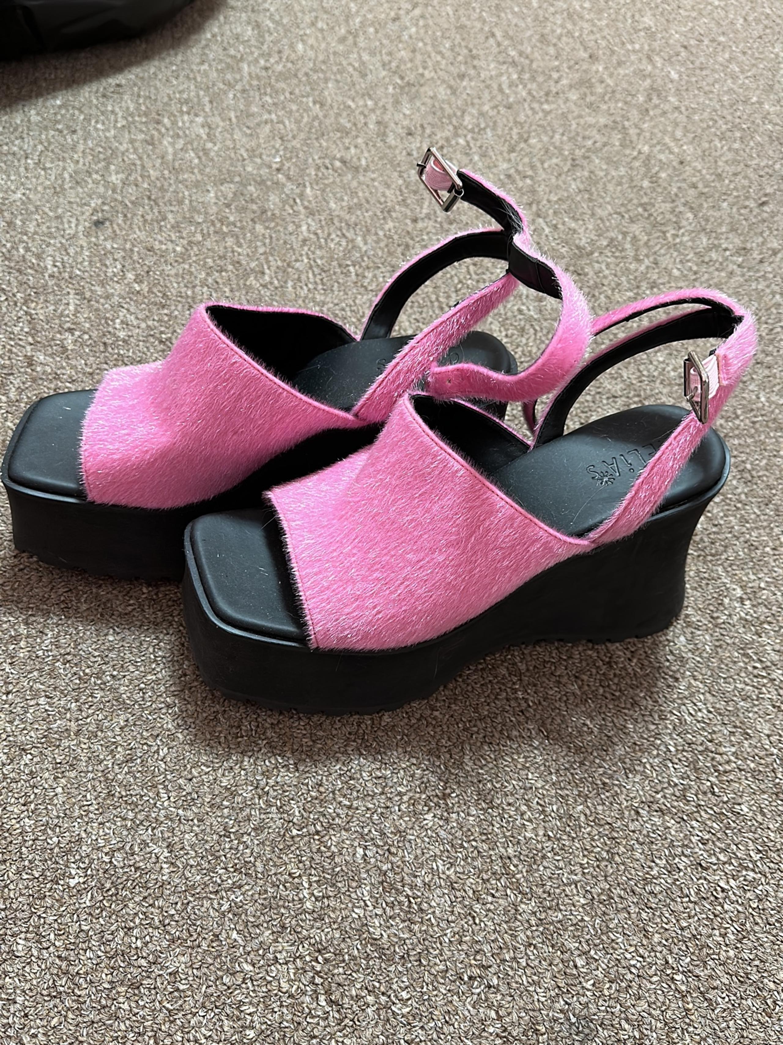 pink delias platforms
