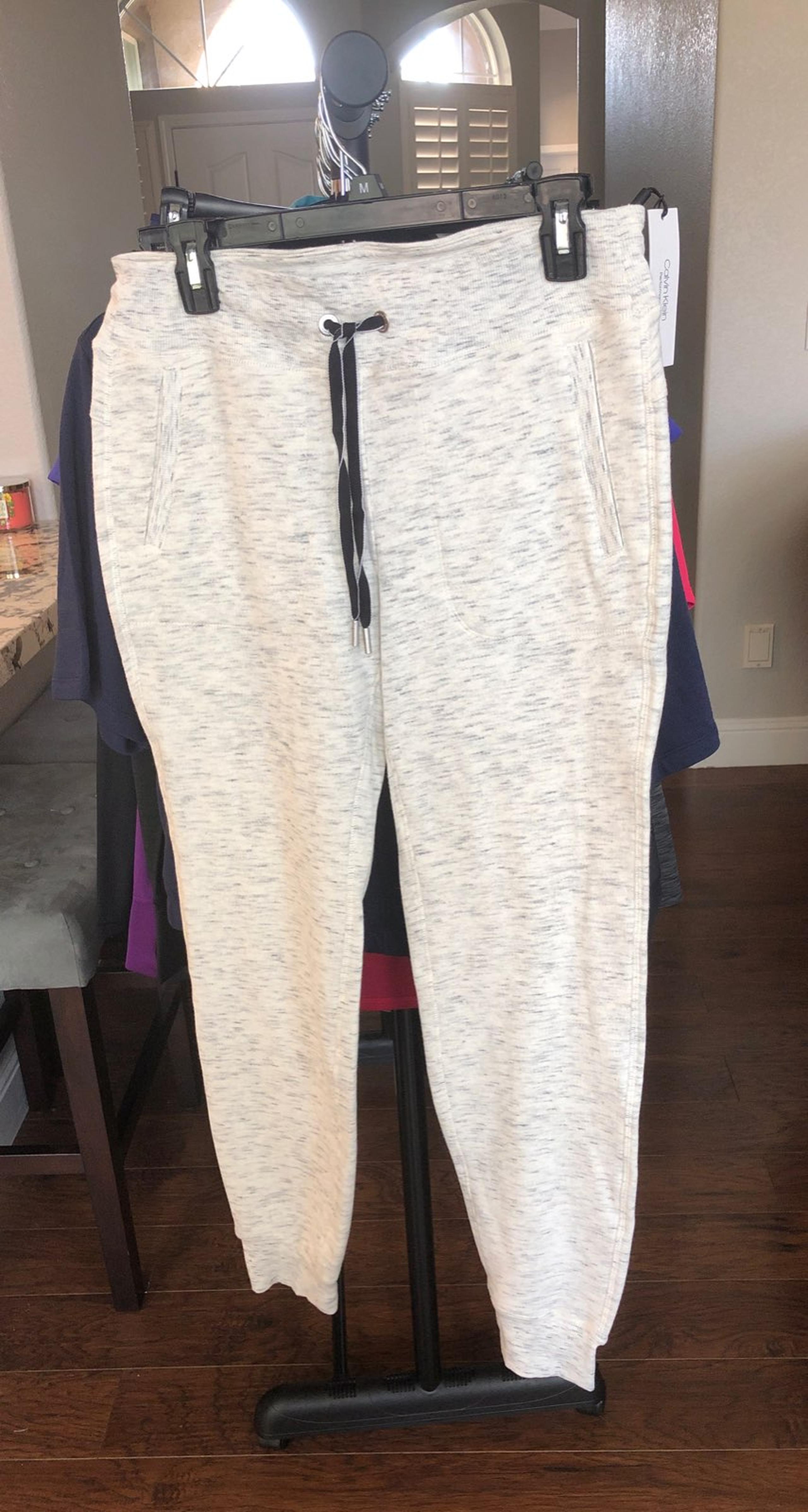 Calvin Klein Sweats. S