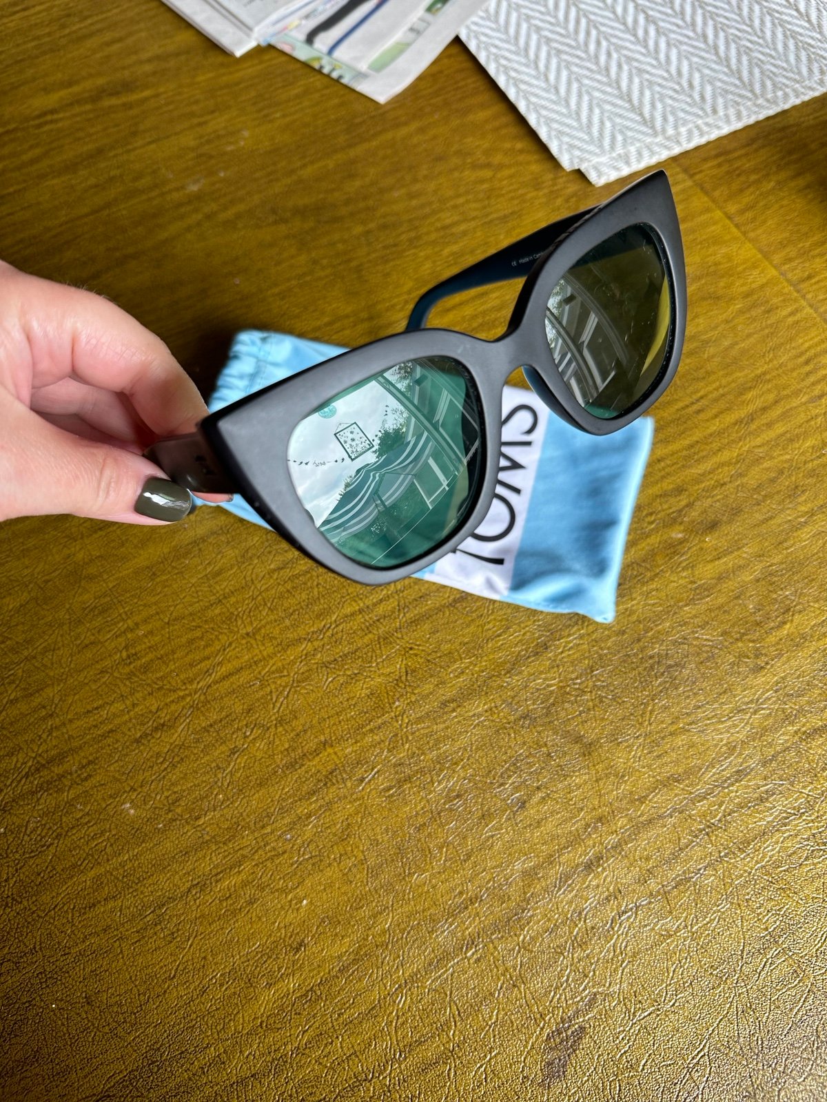 Toms matte black sydney cheap sunglasses