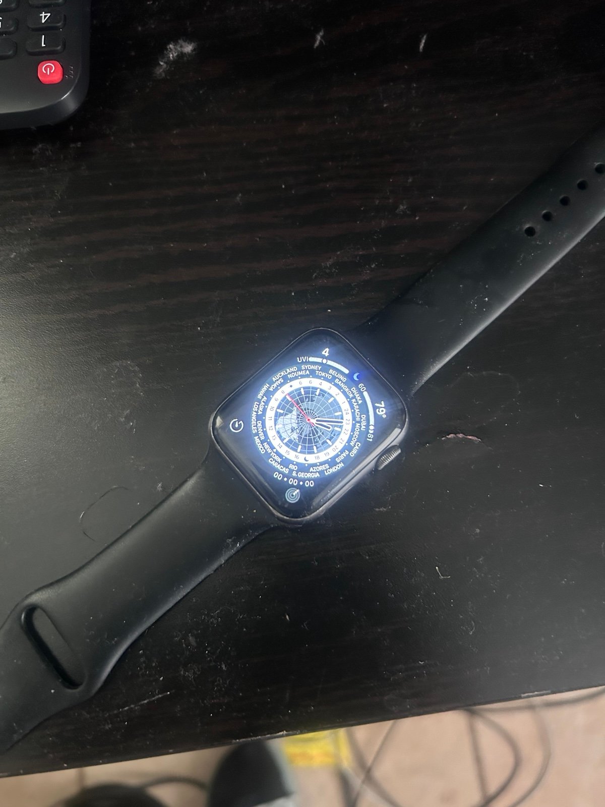 Apple Watch Series 4 (44mm) With Band