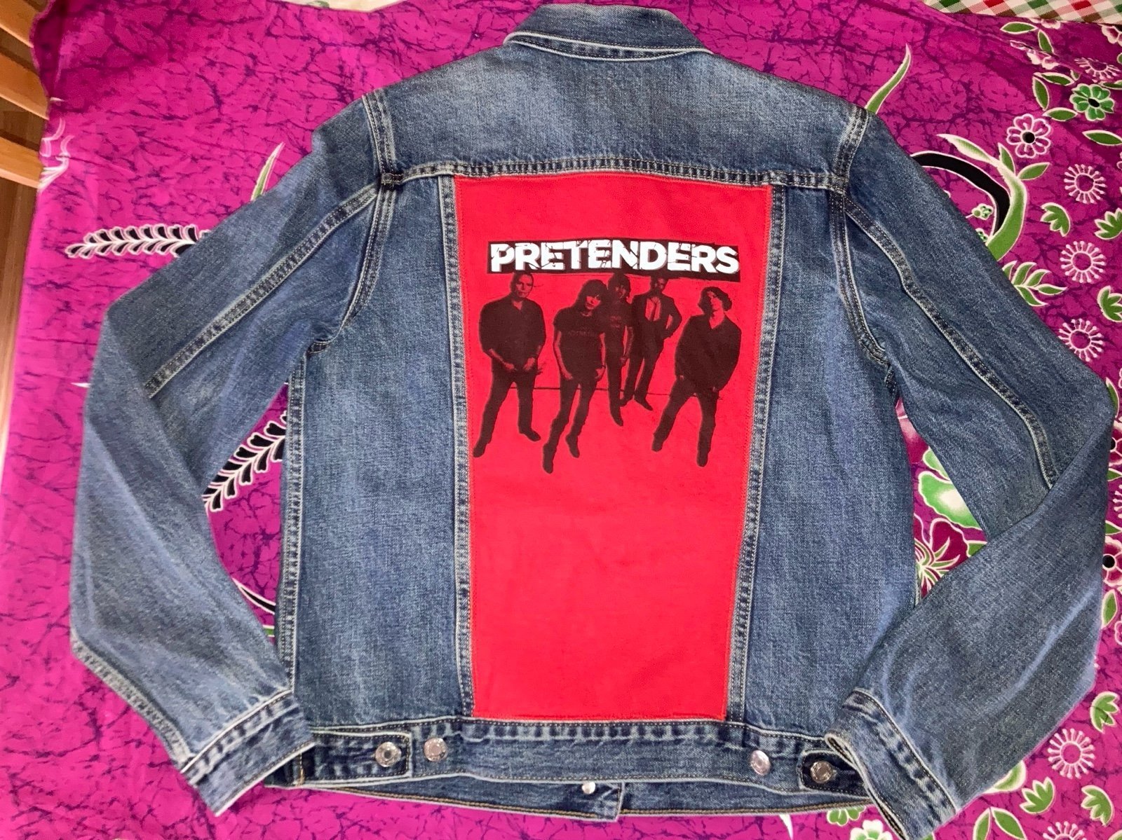 Womens M Gap Denim Jacket with Pretenders