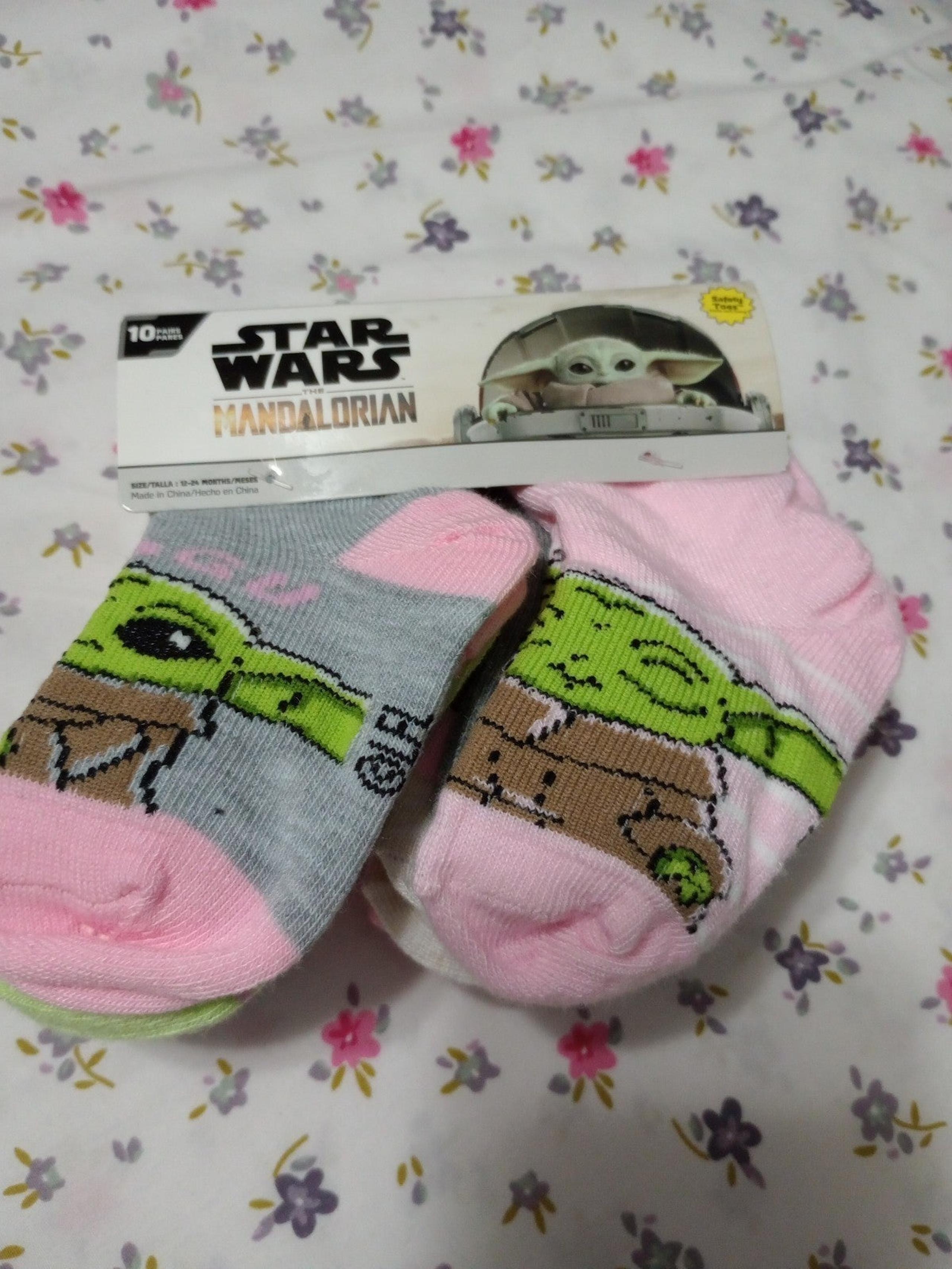 Baby yoda socks