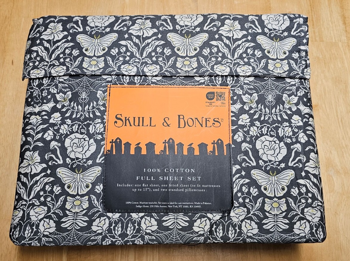 Skull & Bones sheet set full size brand new moths flowers halloween