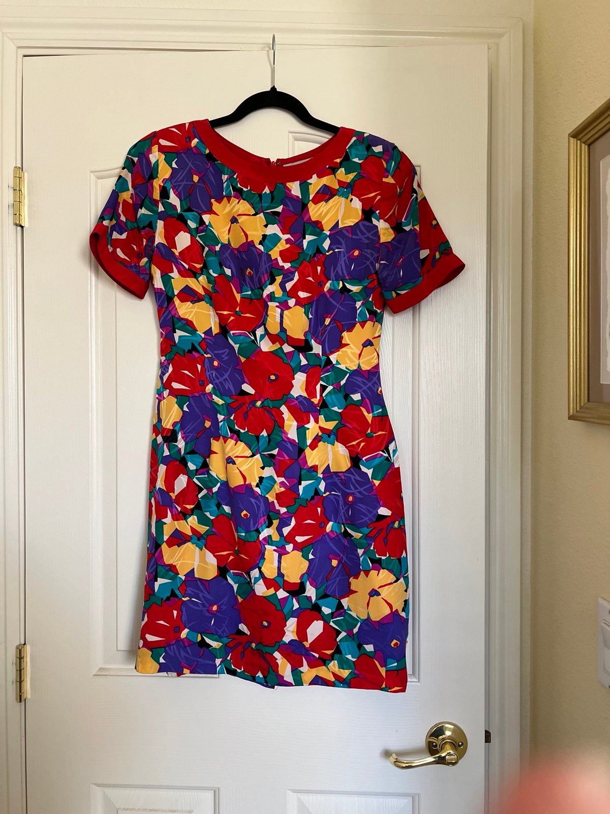 Vibrant 100% silk dress fully lined size 8 by Adrianna Papell bright geo-floral