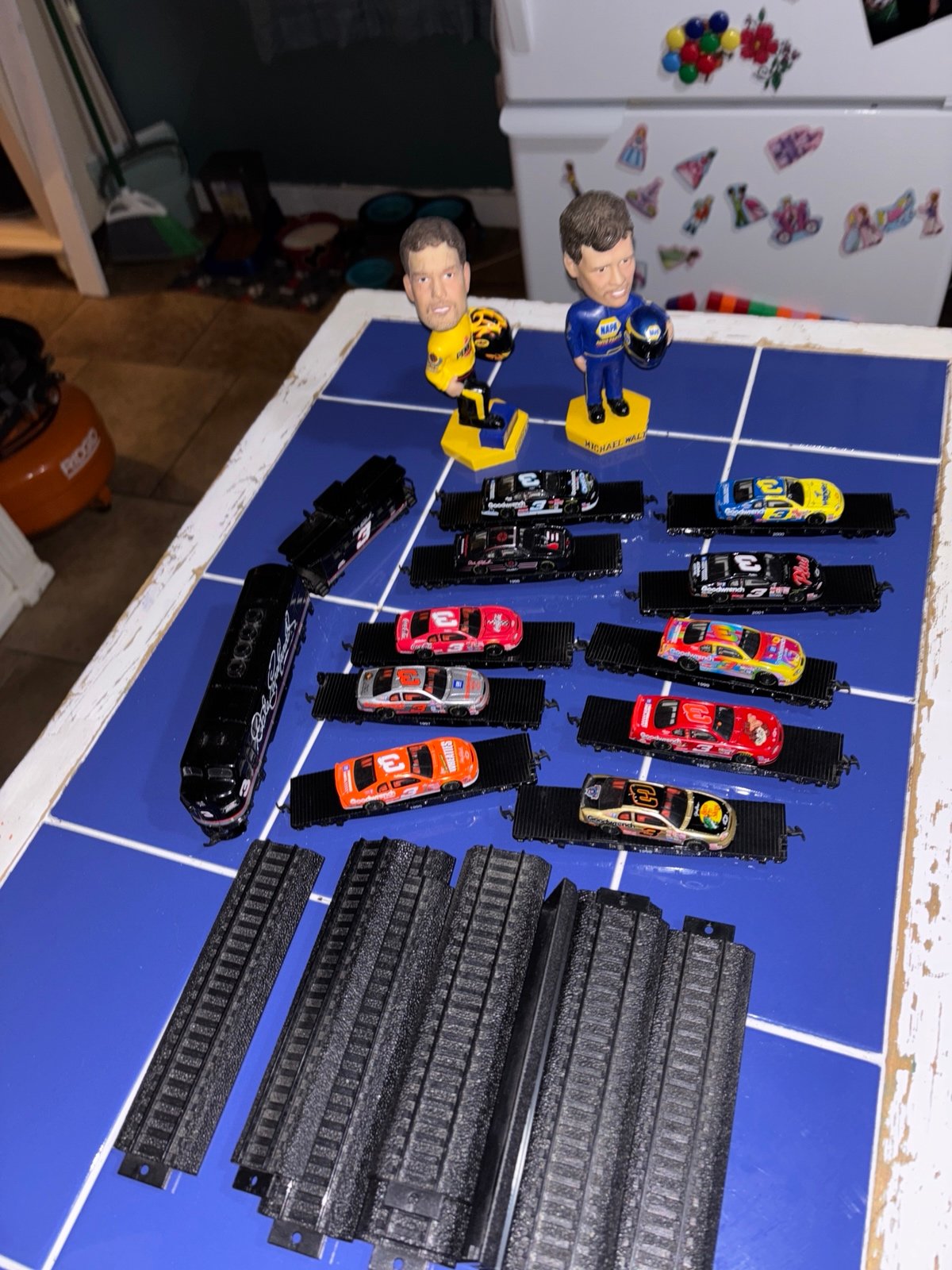 Dale Earnhardt medal car and train set with Dale E, Steve P bobble heads