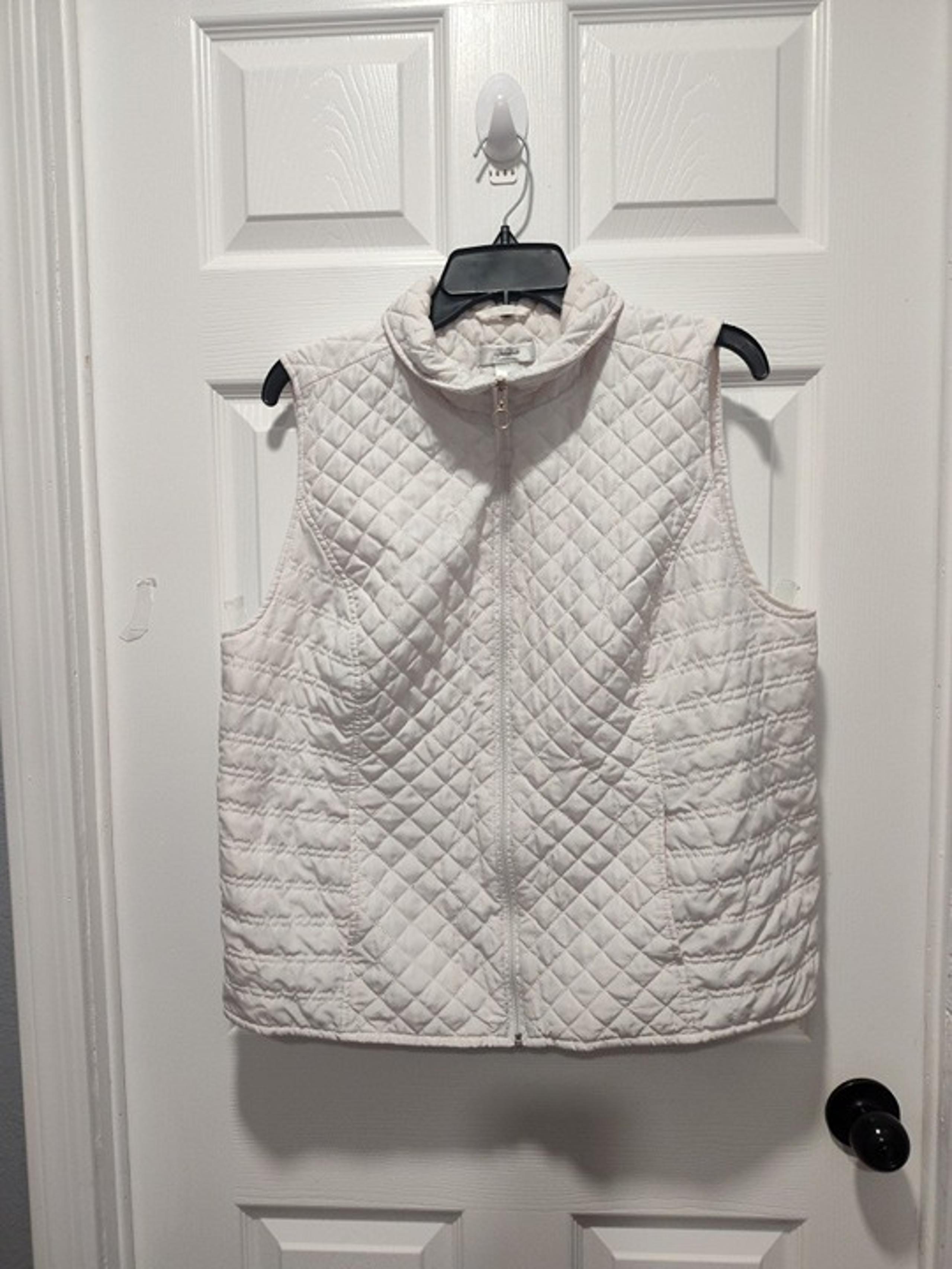 Size X 14W White Quilted Vest Full Zip Up Collared with Pockets Classic - CJ Banks