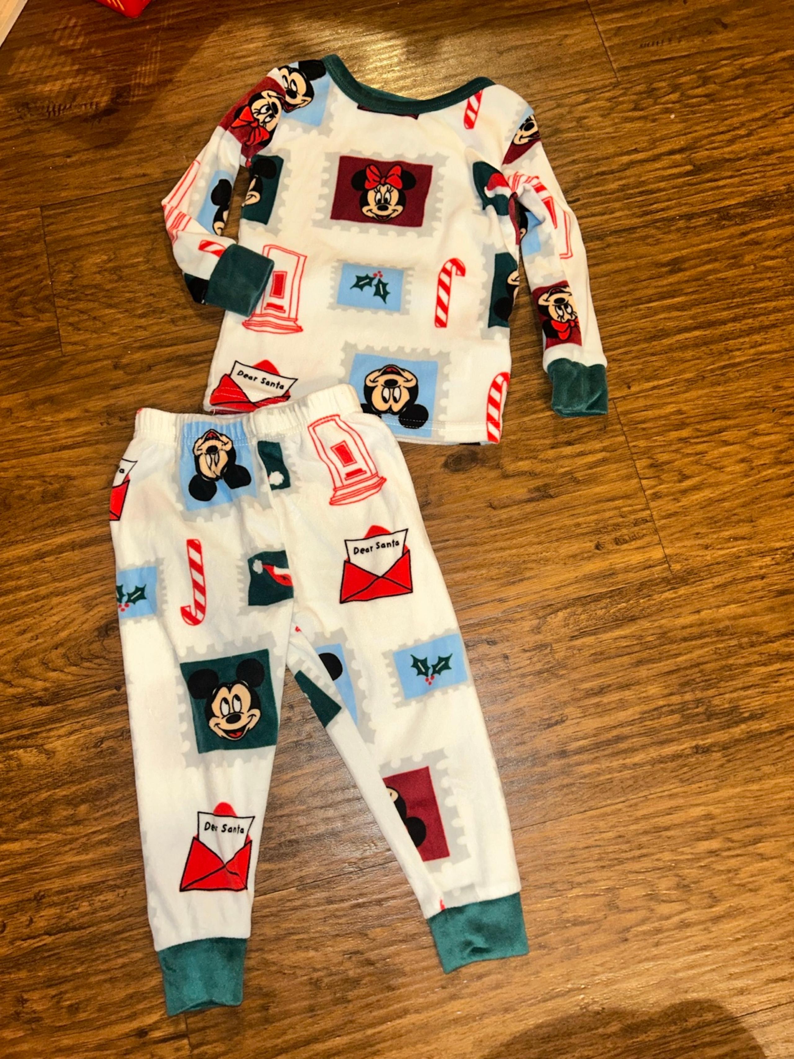 *LIKE NEW* Disney’s Mickey + Minnie Fleece + Velvet Detailed Christmas PJ Set