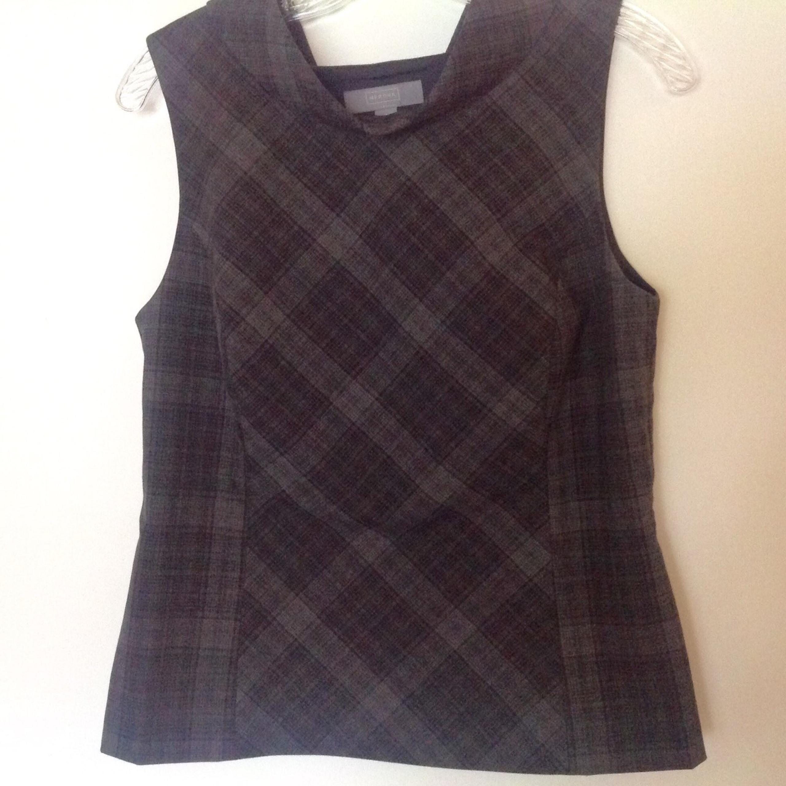 Top Turtle Plaid Neck Size 8