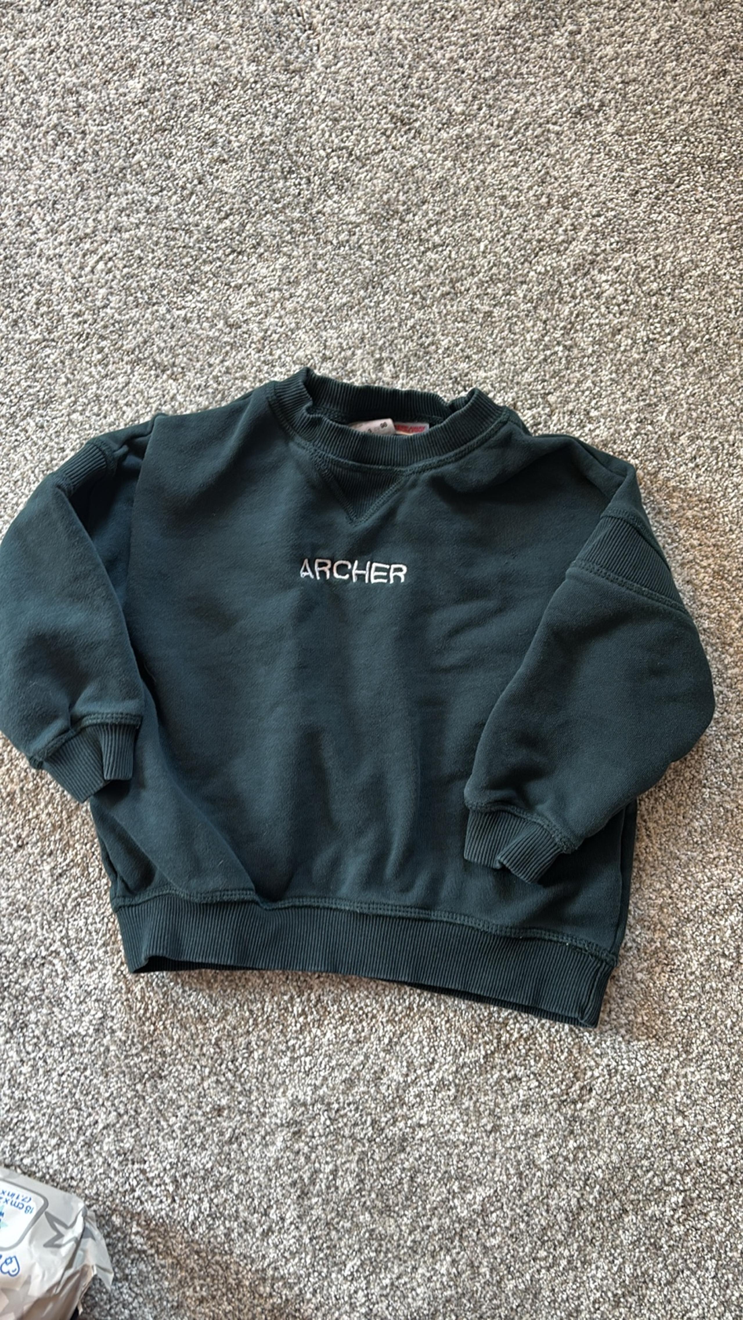 Zara green sweatshirt Archer