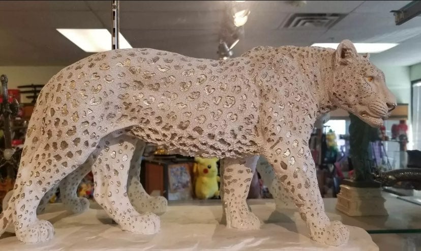 Ceramic Leopard Or Jaguar Figurine 22 x 11 x 5 (in inches) Tabletop Showpiece
