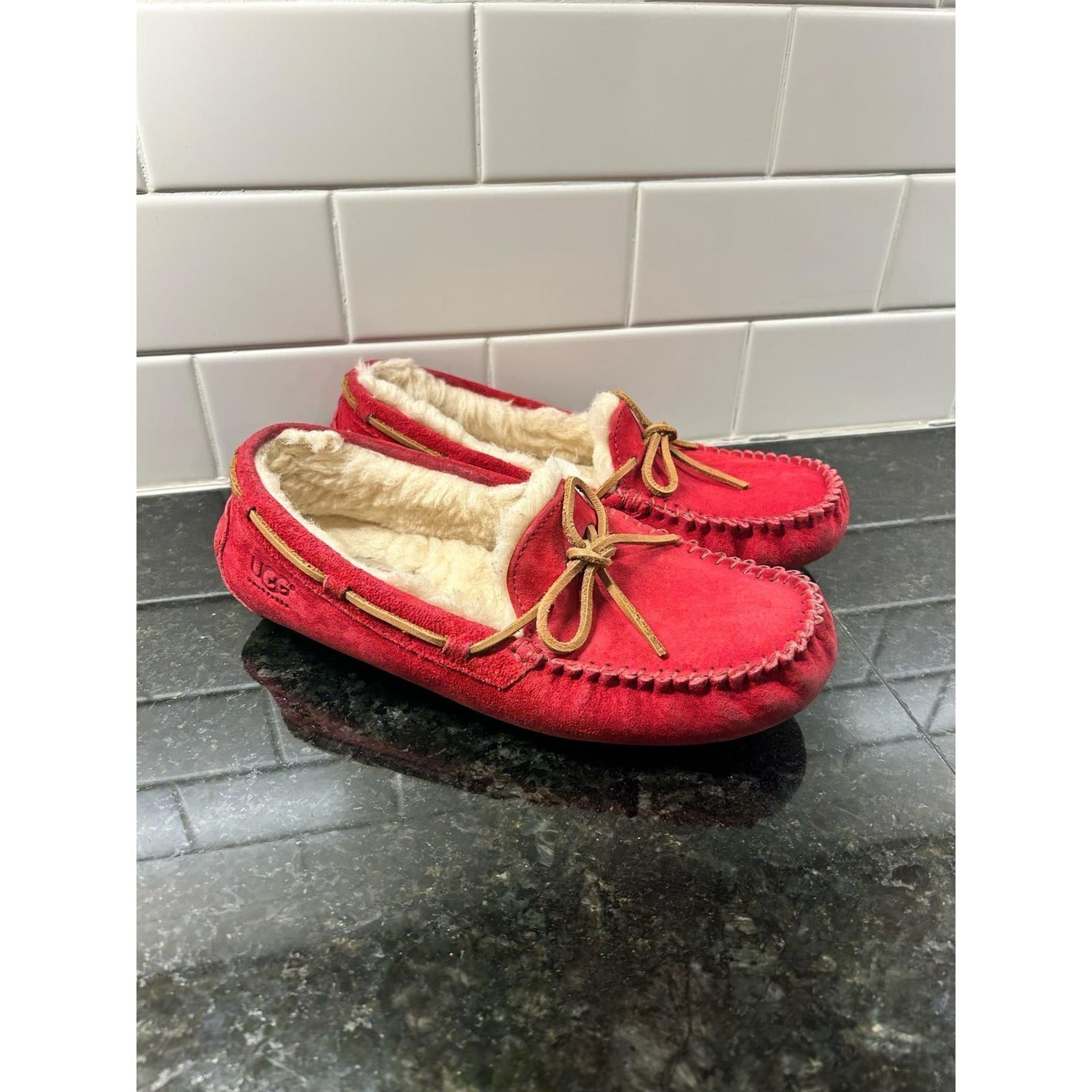 Ugg Women's Dakota Suede Slip on Moccasin Slipper Flat Round Toe Red Size 7